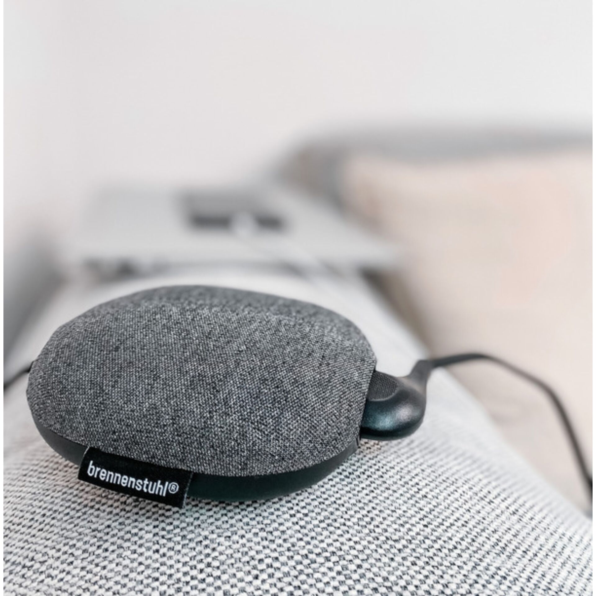 Elektrisches Gerät, Mikrophon, Kissen, Dekoration für Zuhause