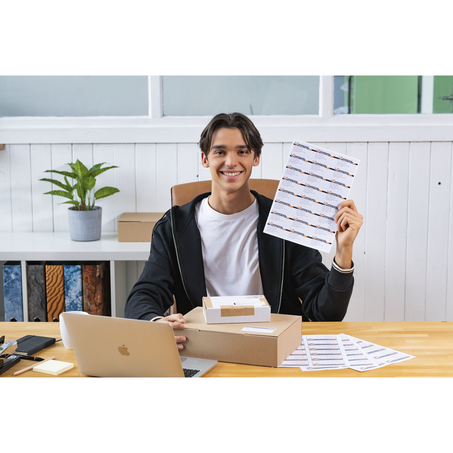 Kiste, Innenarchitektur, Laptop, Sitzen, Karton