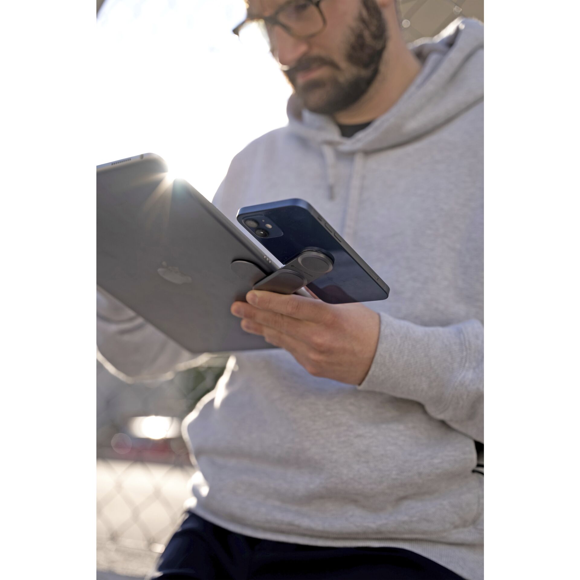 Strickwaren, Pullover, Elektronik, Telefon, Handy