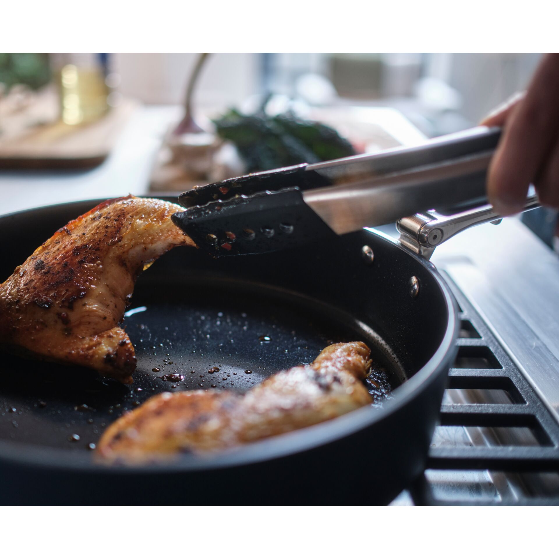 Utensil für die Küche, Zangen, Fleisch, Schwein, Person