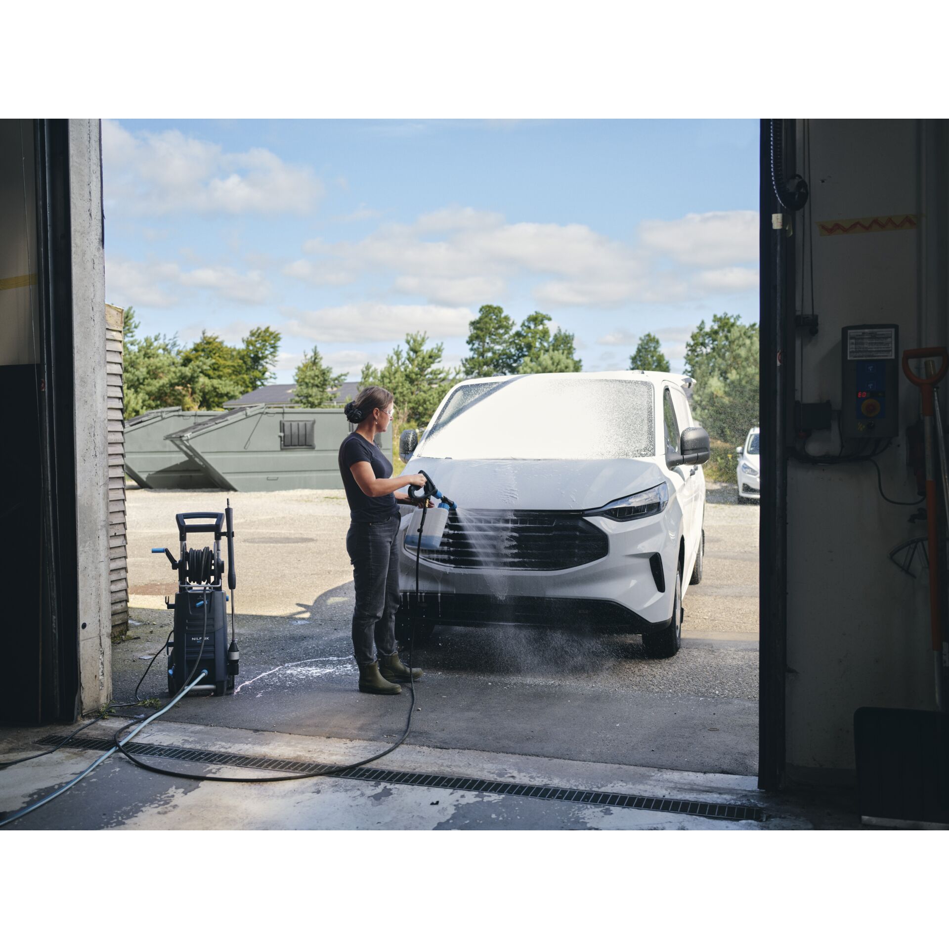 Auto, Autowaschanlage, Fahrzeug, Person, Schuh