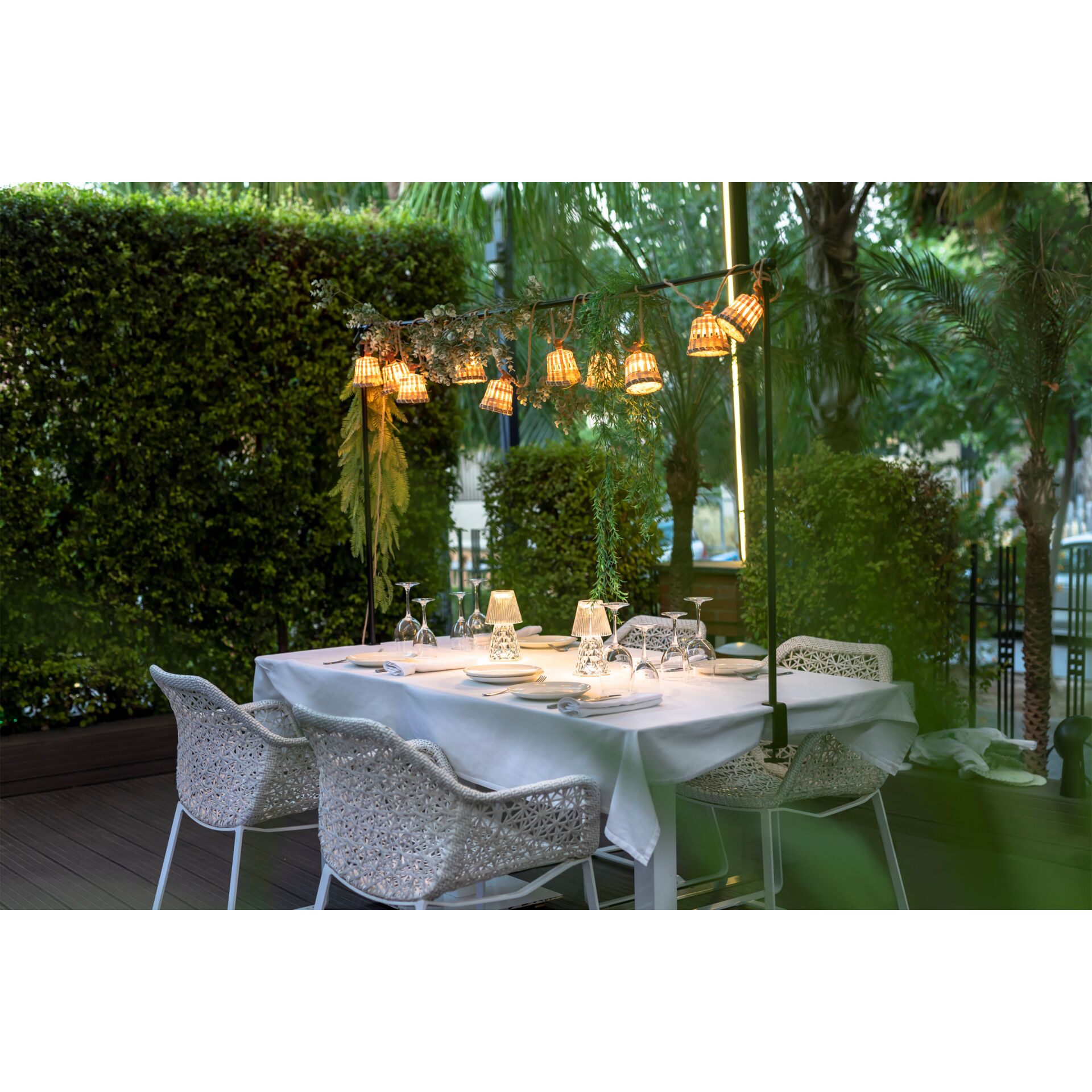 Esstisch, Tisch, Innenarchitektur, Esszimmer, Tischdecke