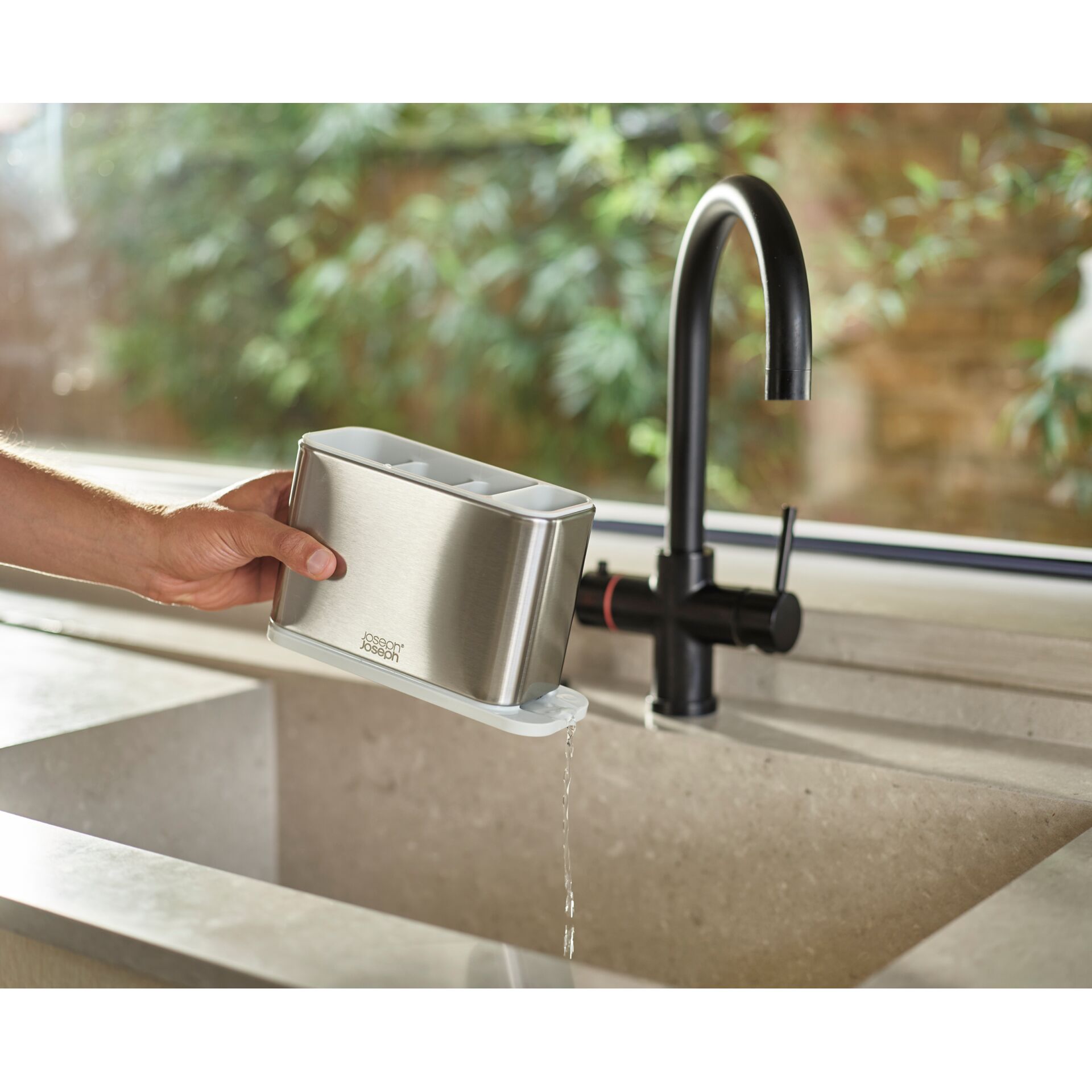 Sinken, Waschbeckenhahn