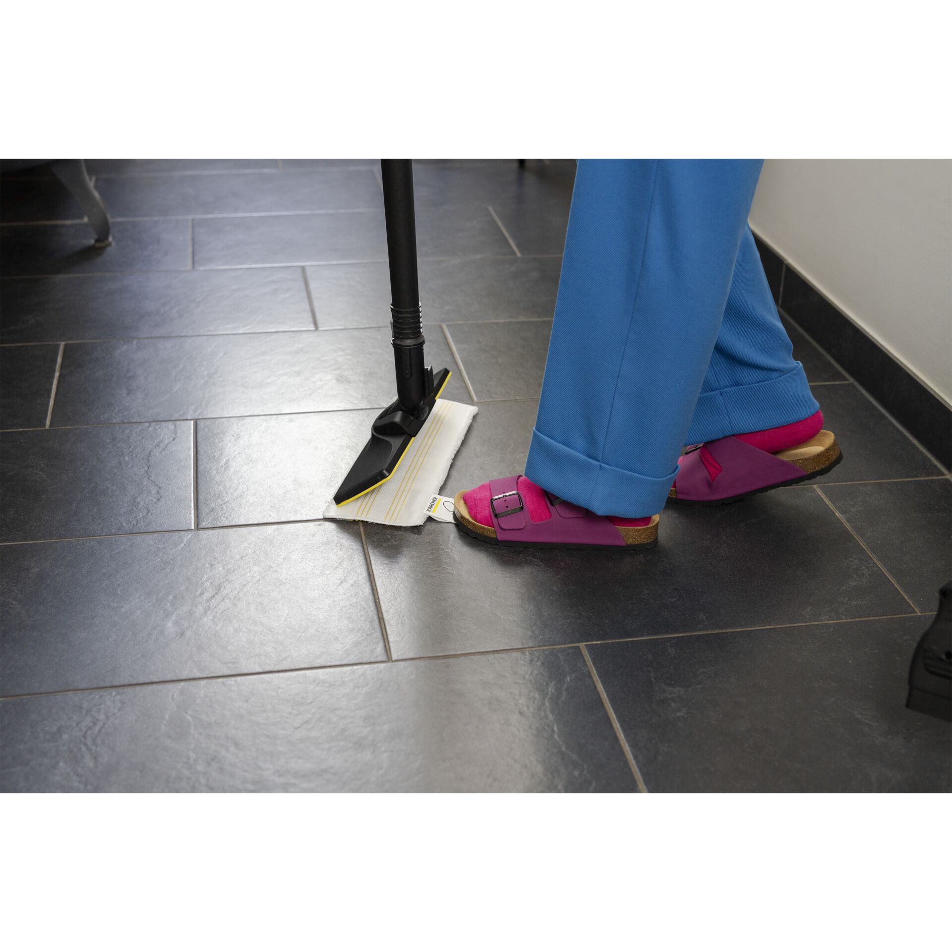 Fußboden, Innenarchitektur, Bodenbeläge, Reinigen, Sandale