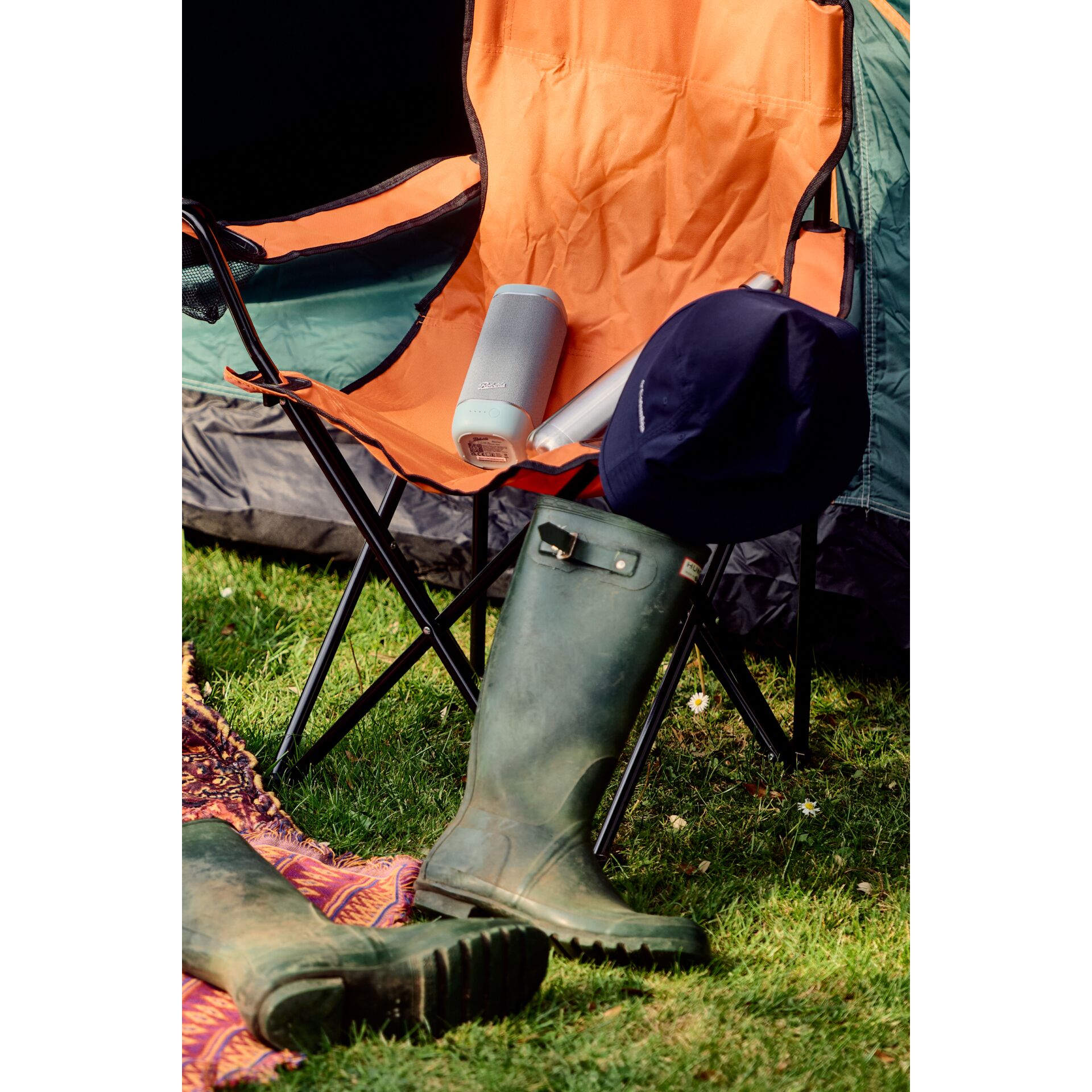 Schuhwerk, Schuh, Mobiliar, Gras, Pflanze