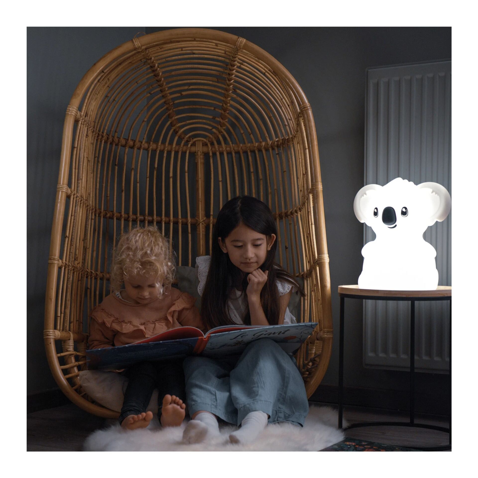 Hosen, Person, Portrait, Mobiliar, Lesen