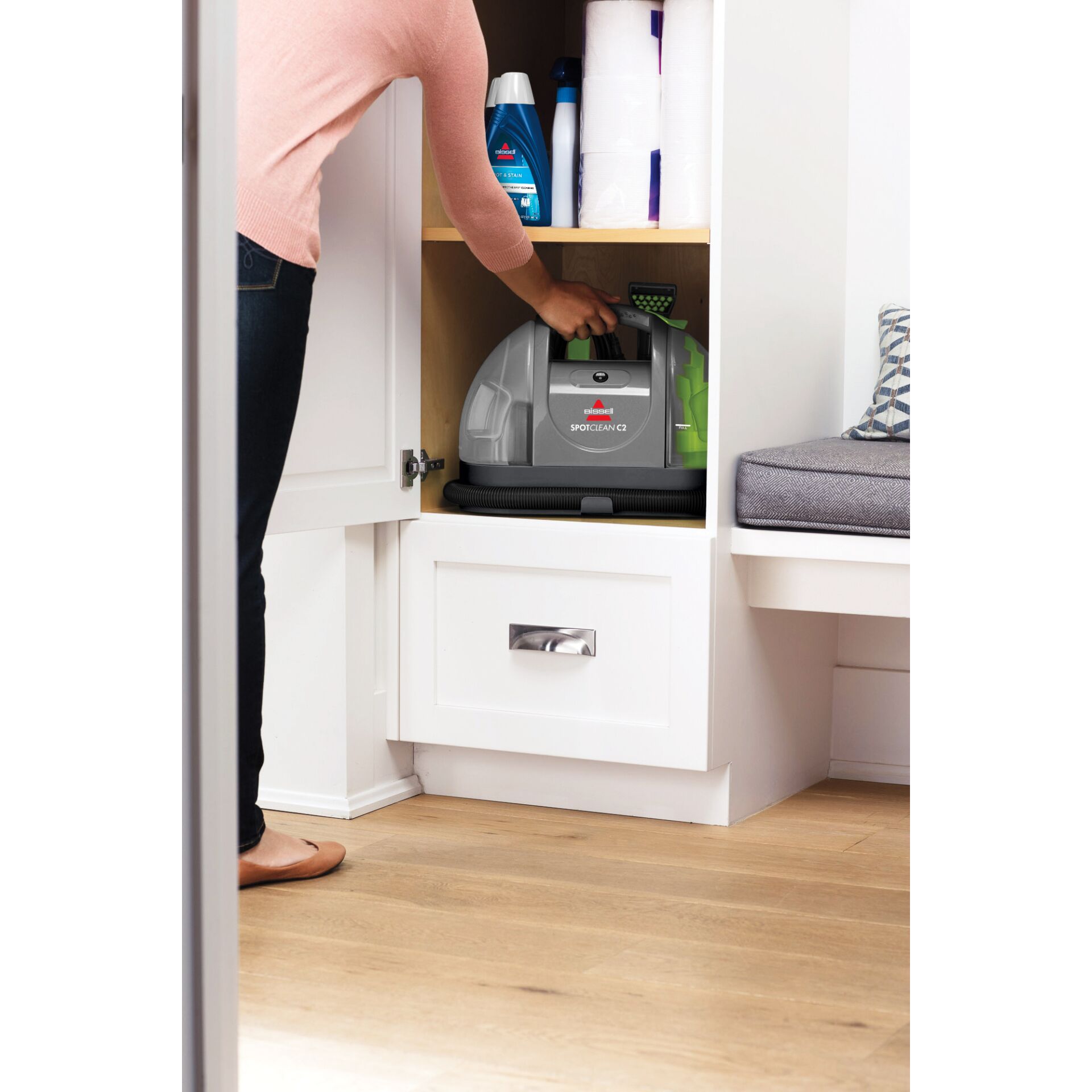 Innenarchitektur, Schublade, Mobiliar, Kabinett, Person