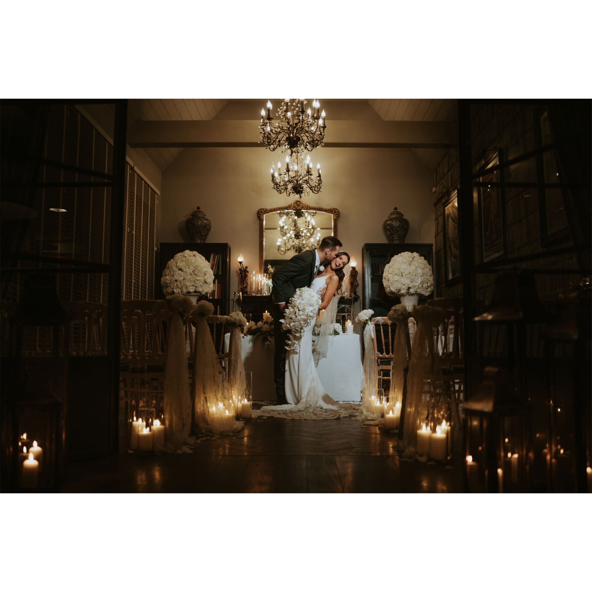 Kleid, Formelle Kleidung, Kronleuchter, Bräutigam, Hochzeitskleid