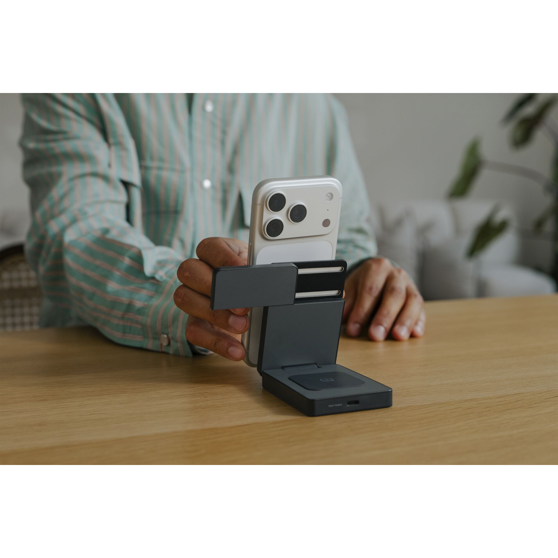 smartphone stand, phone stand, magnetic holder, wireless charger, dock
