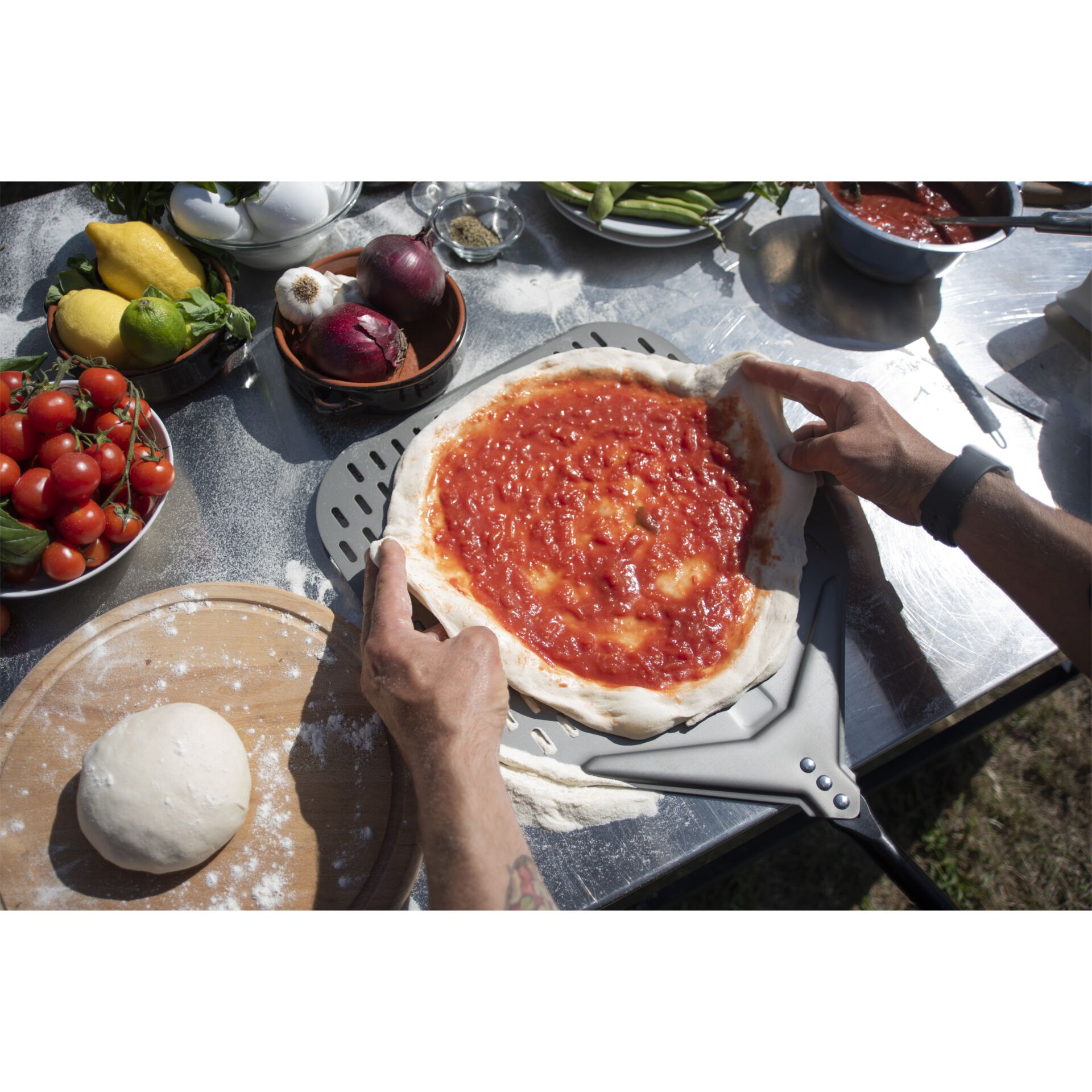 Brunch, Präsentation des Essens, Pizza, Mann, Person