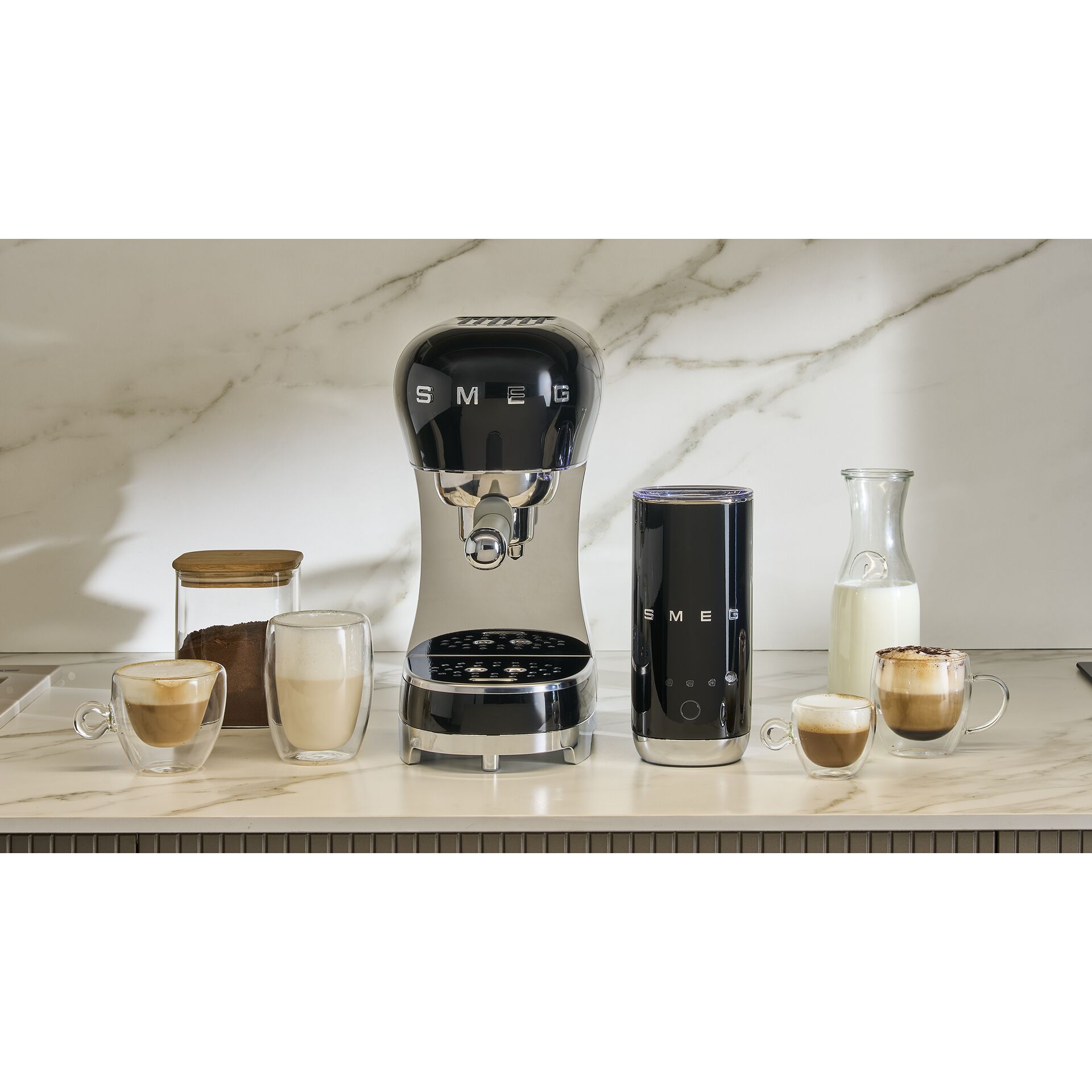 Espresso-Maschine, Kaffeemaschine, Milchschaumzubereiter, Kaffeekanne, Barista-Set