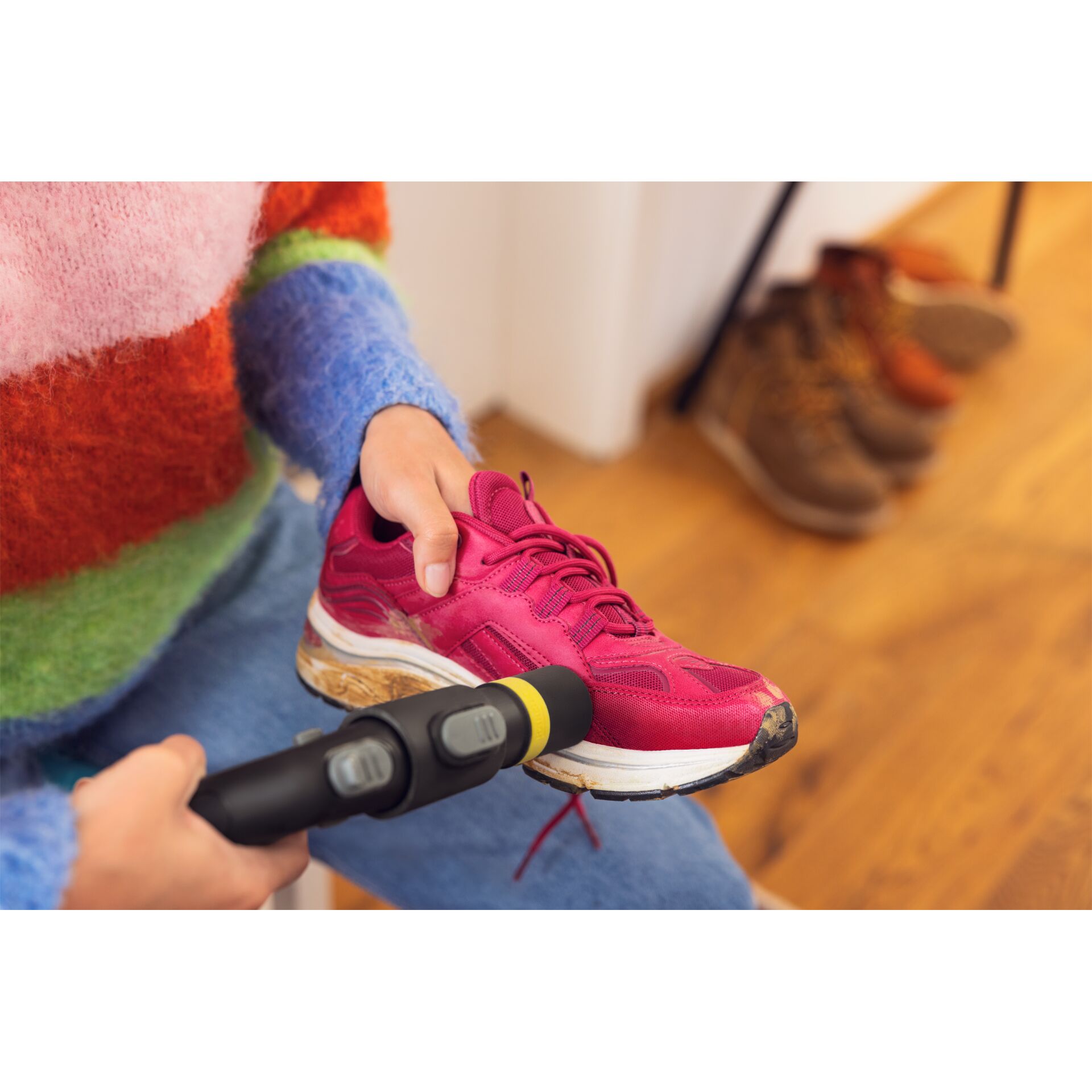 Schuhwerk, Schuh, Sneaker, Innenarchitektur, Person