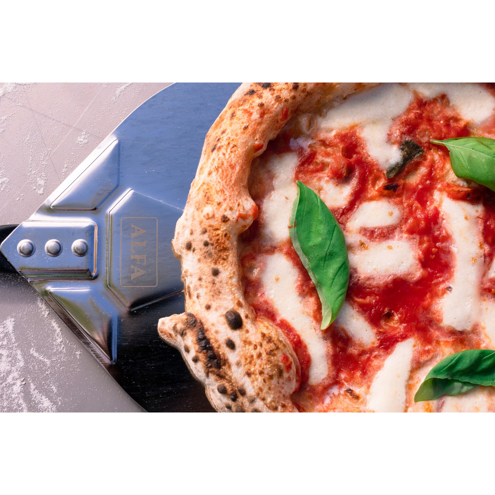 Essen, Präsentation des Essens, Pizza