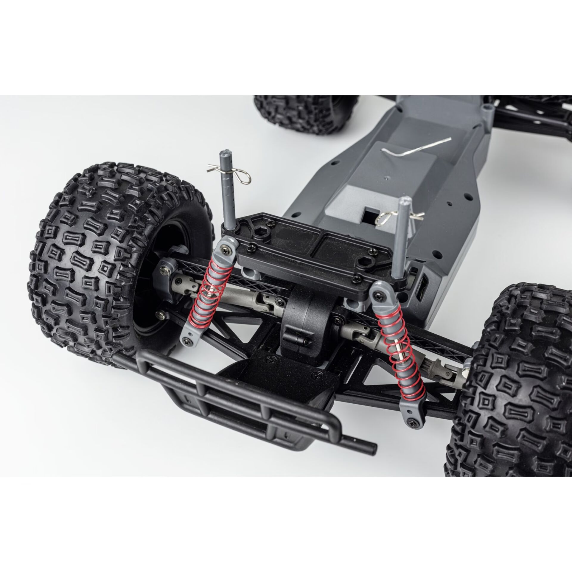 RC-Auto, Spurstossfedern, Offroad-Reifen, Chassis, Antrieb