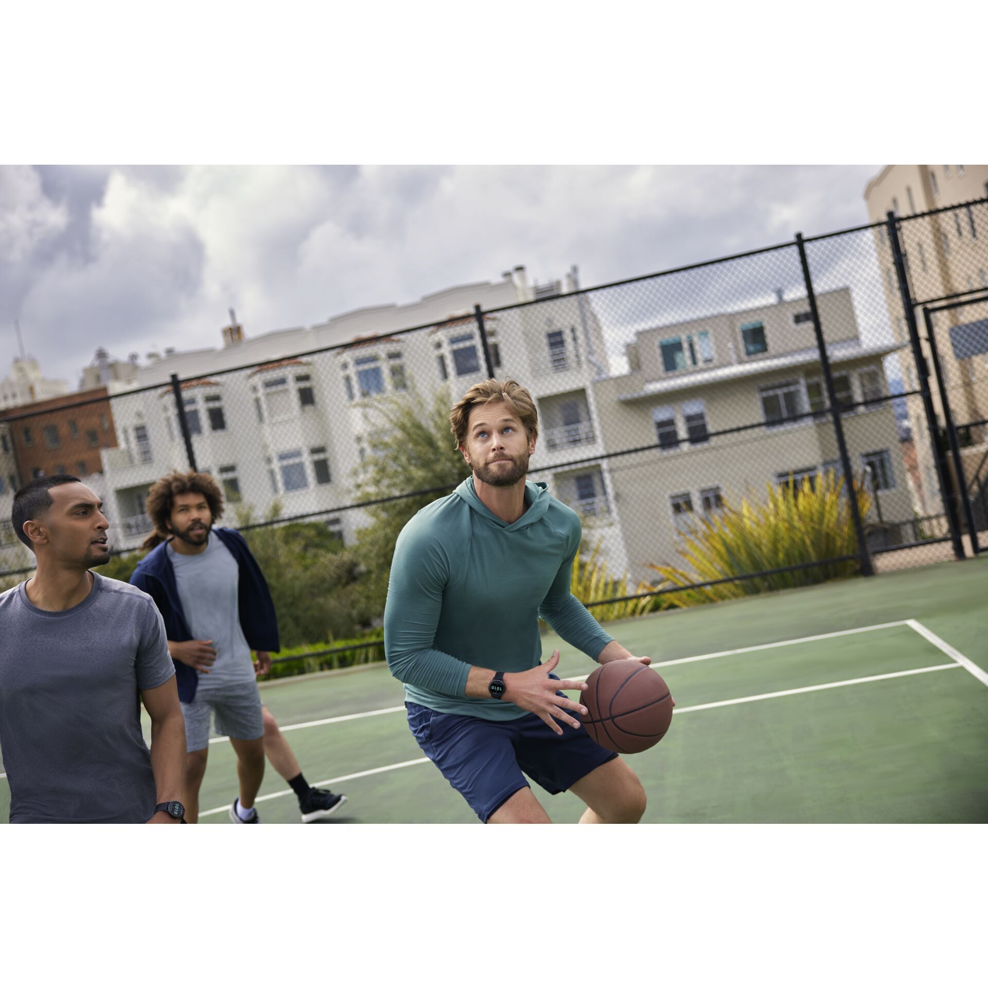 Basketball (Ball), Schuh, Person, Erwachsener, Mann