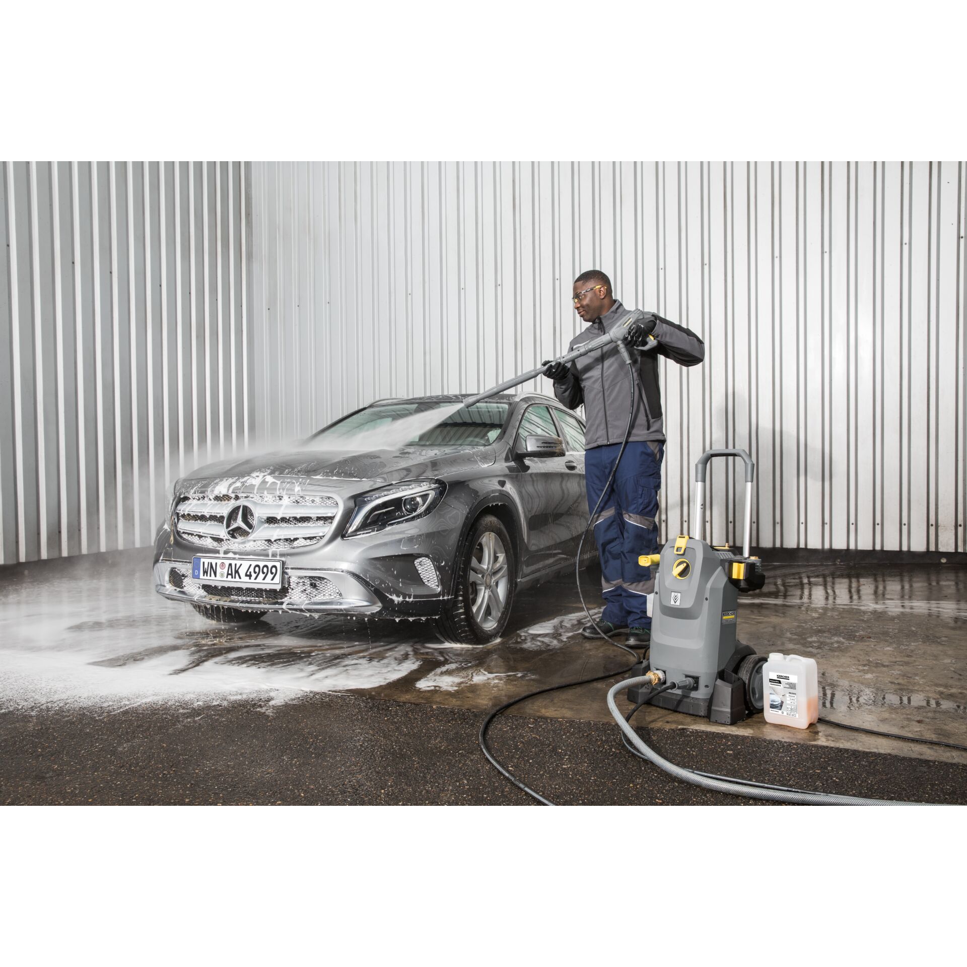 Autowaschanlage, Erwachsener, Männlich, Mann, Person