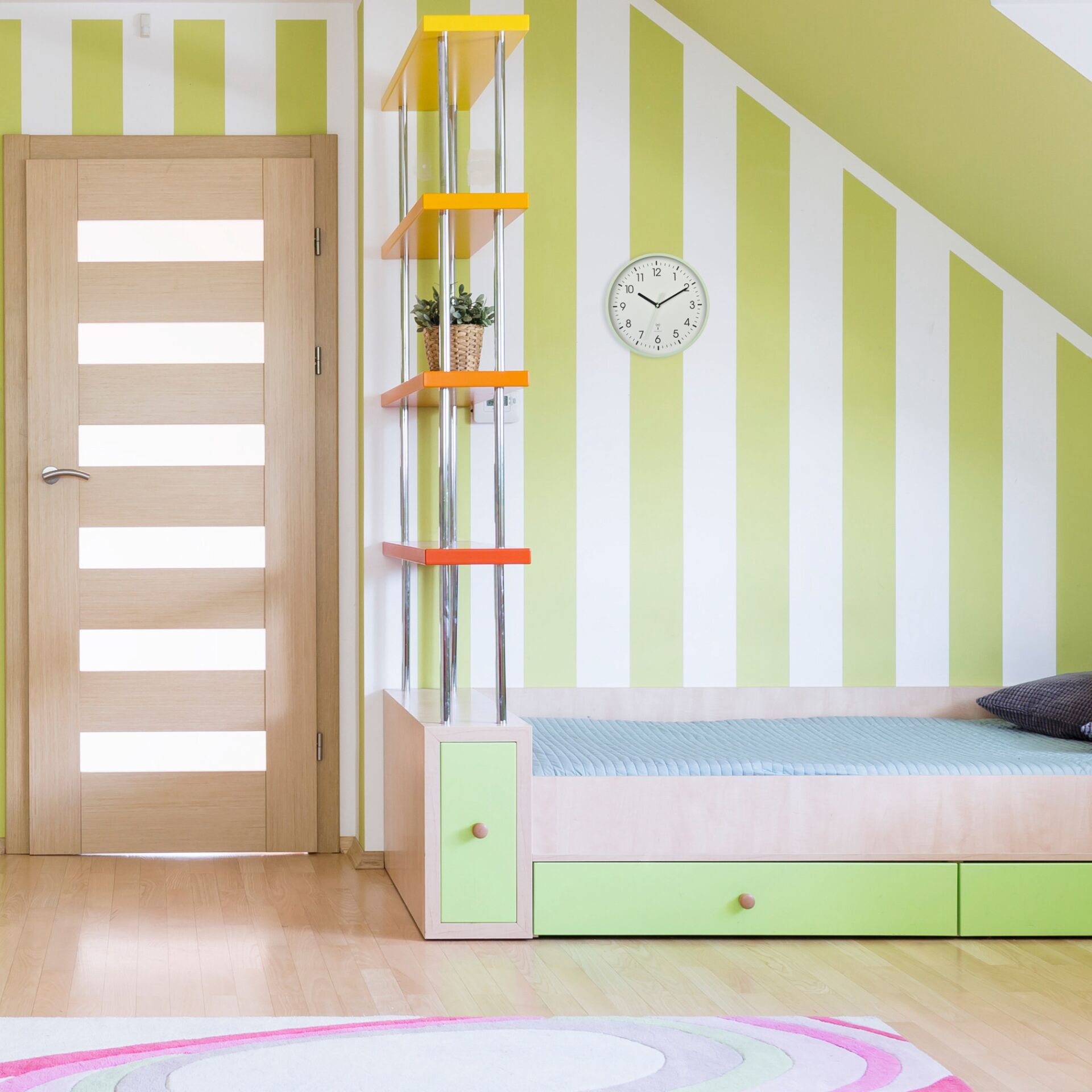 Drinnen, Innenarchitektur, Inneneinrichtung, Treppe, Tennisball