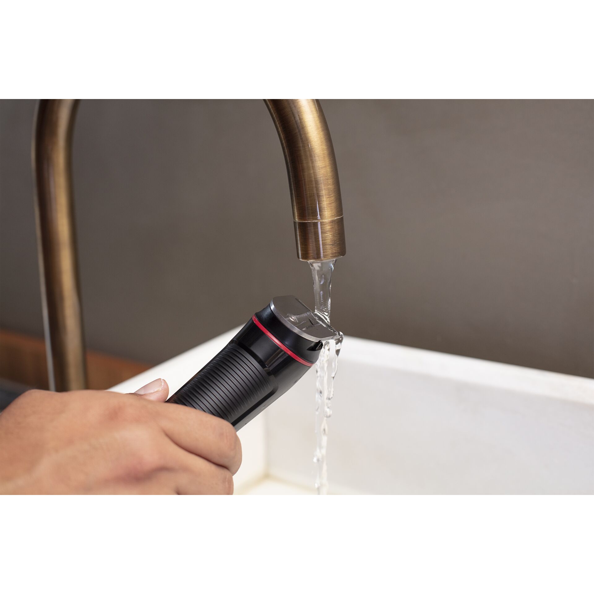 Sinken, Waschbeckenhahn