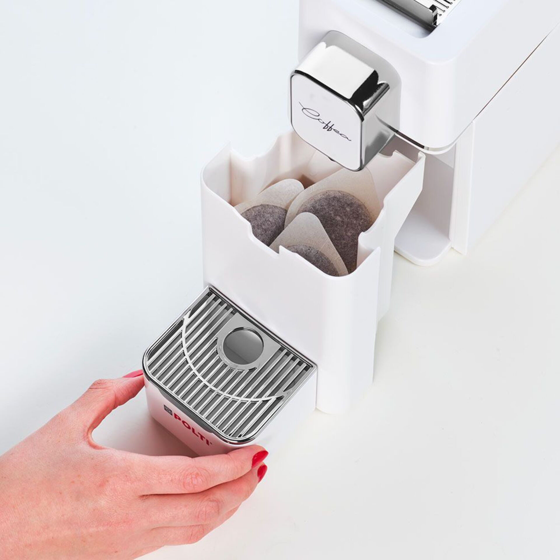 Kaffeepadmaschine, weißer Kunststoff, Edelstahl-Abtropfgitter, Padhalter