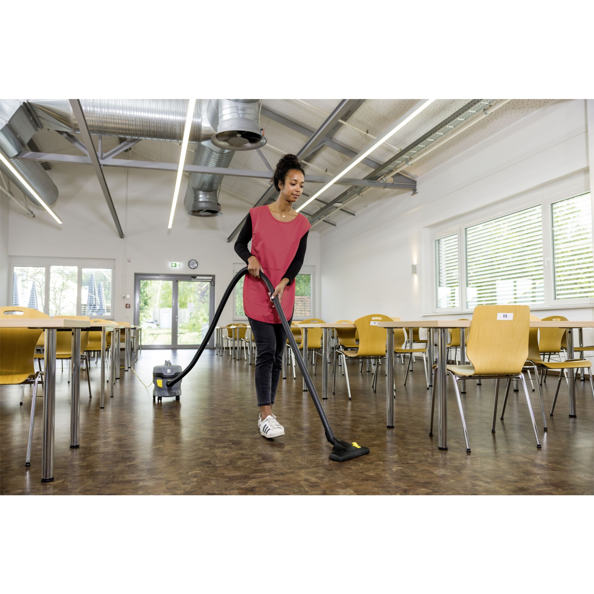 Drinnen, Innenarchitektur, Reinigen, Person, Halskette