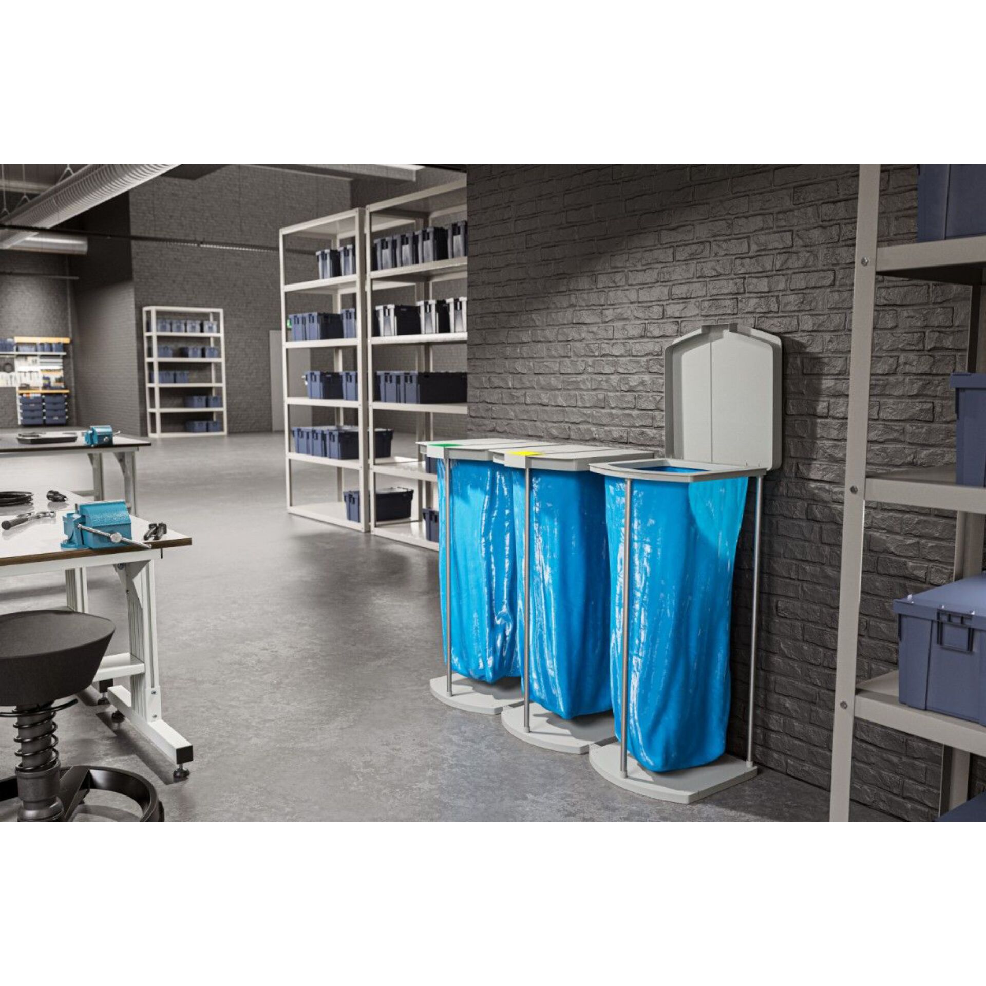Mülltonne, blaue Beutel, Lagerraum, Industriell, Recycling