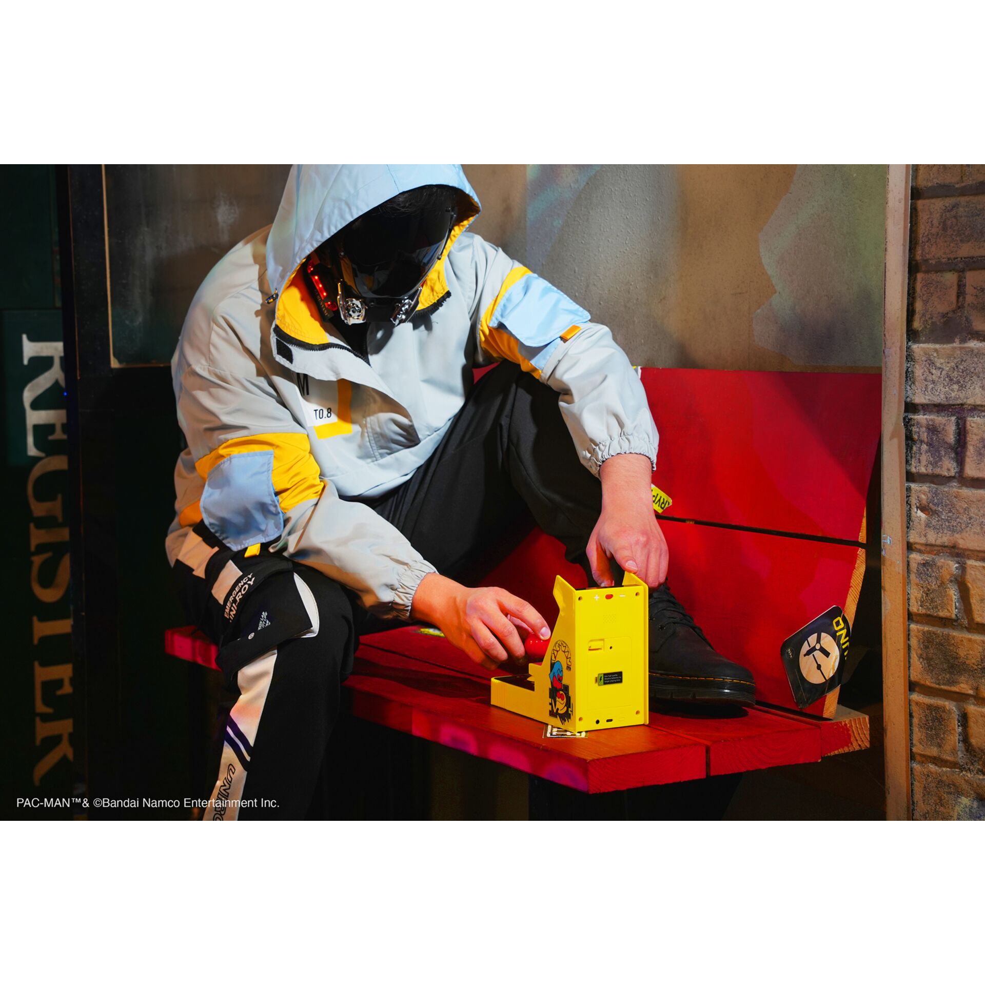 Pac-Man, Kunststoffgerät, Gelb, Kleiderszene, Gaming-Referenz