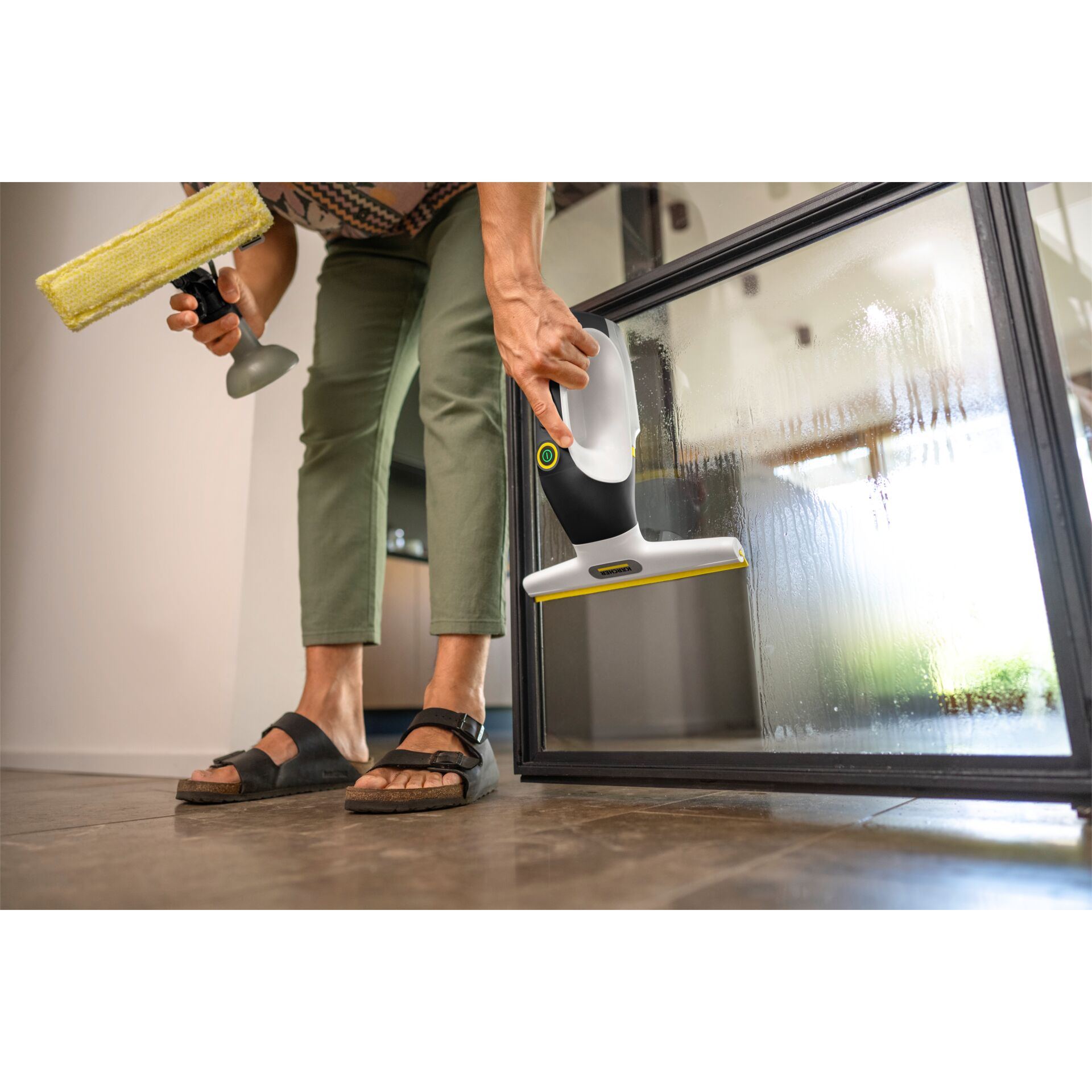 Fensterreiniger, Abzieher, Glasreiniger, Fensterputzer, Glasfläche reinigen