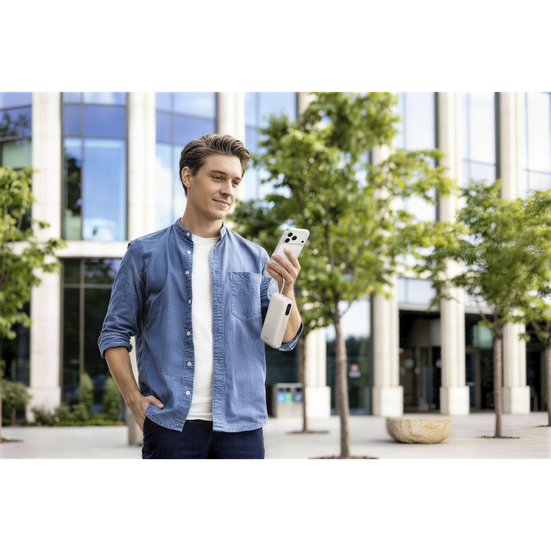 smartphone, Telefon, Hülle, blaues Hemd, Außenbereich