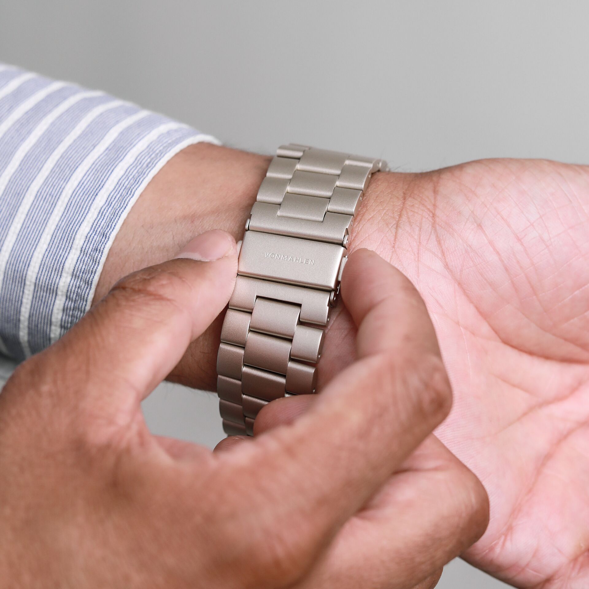 Hand, Handgelenk, Armbanduhr, Arm, Finger, Hand, Handgelenk, Armbanduhr, Arm, Finger