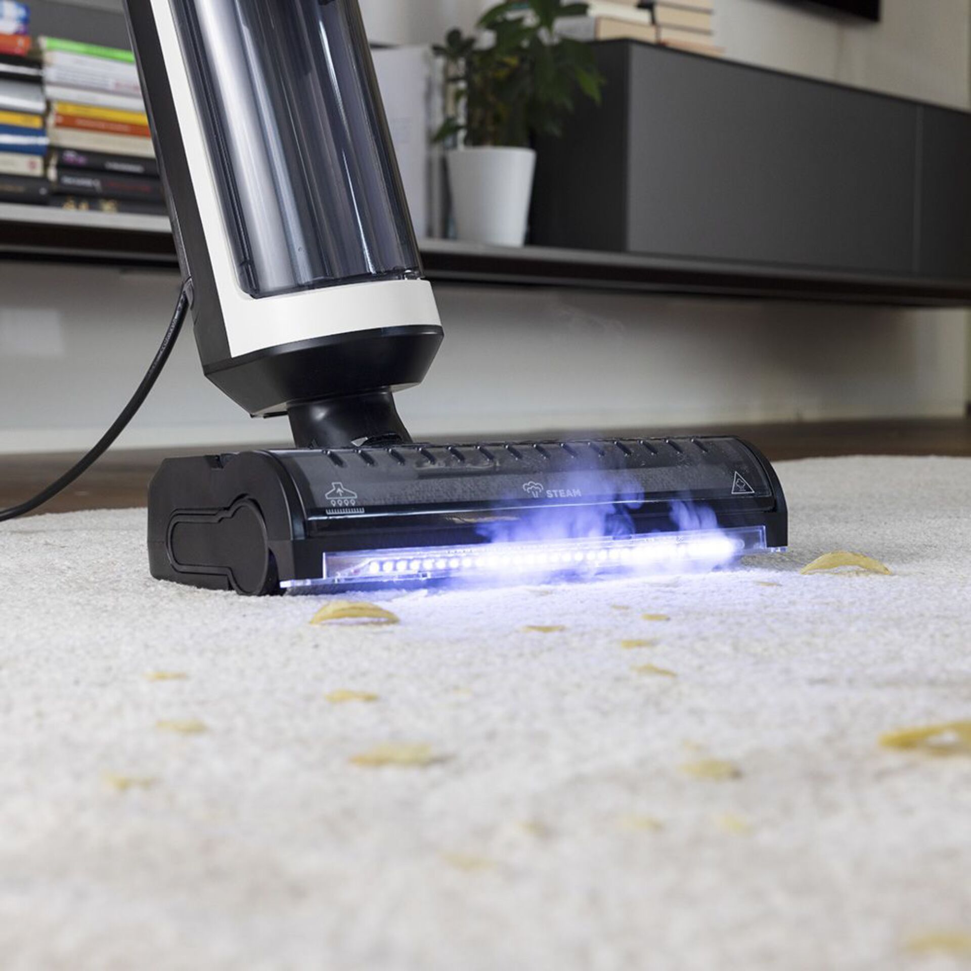 Robovac, Staubsauger, Teppichreiniger, UV-Licht, Unter dem Sofa