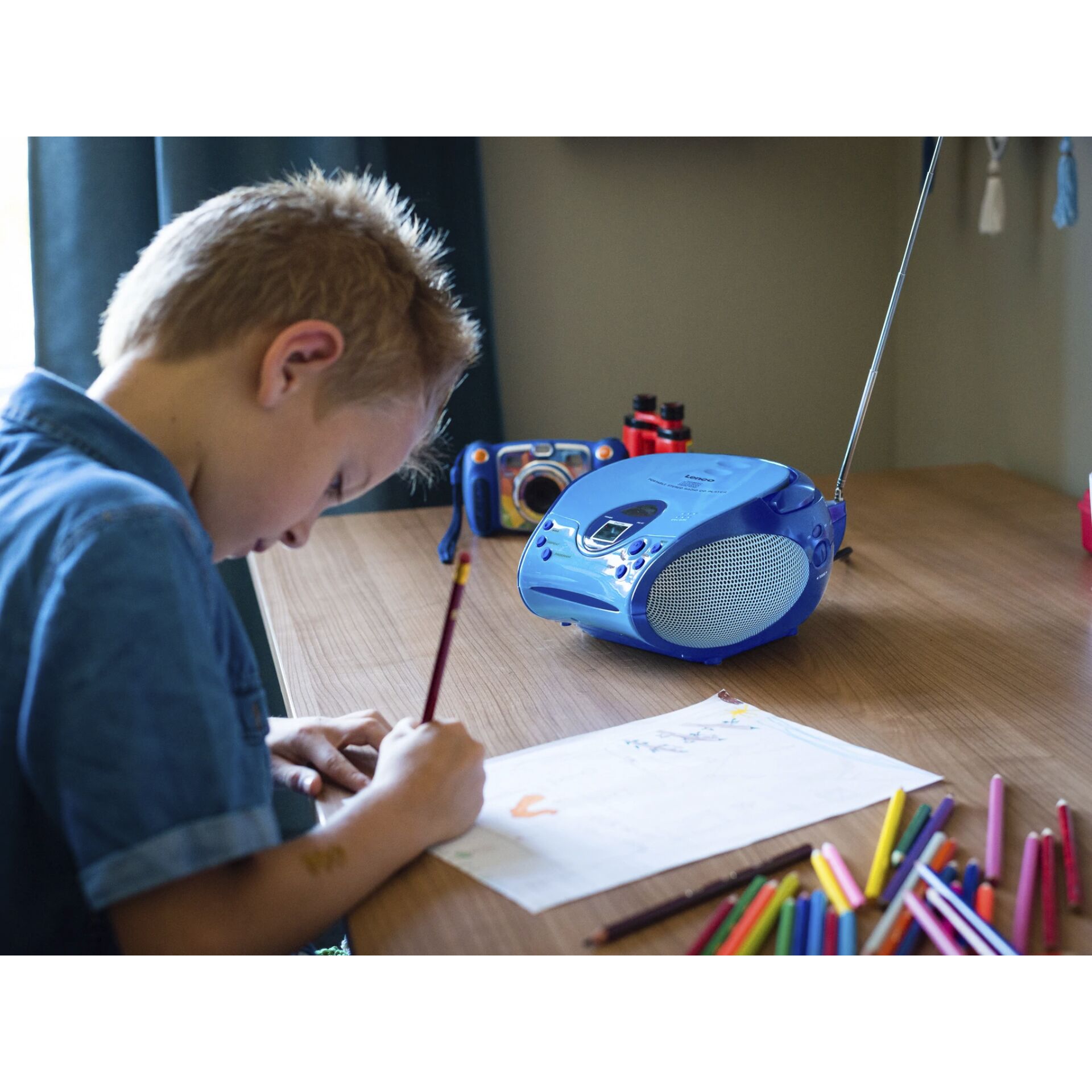 Stift, Dokument, Text, Gesicht, Person