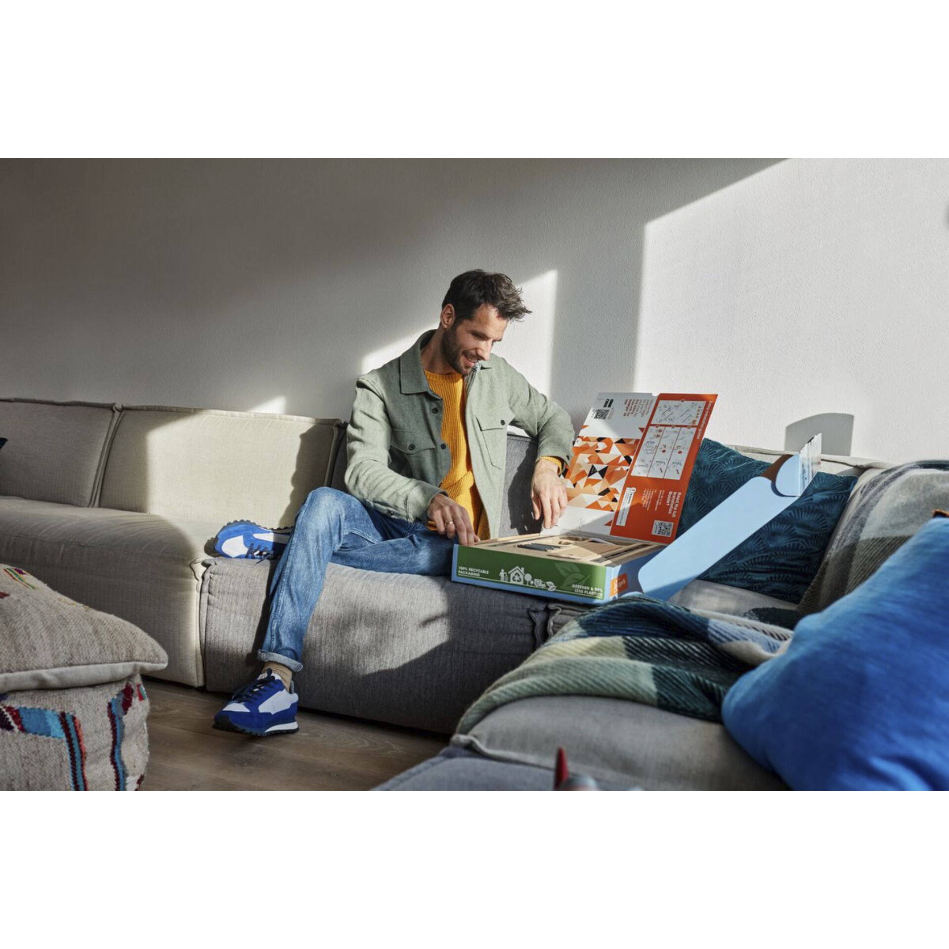 Sitzend, Couch, Hosen, Wohnzimmer, Innenarchitektur