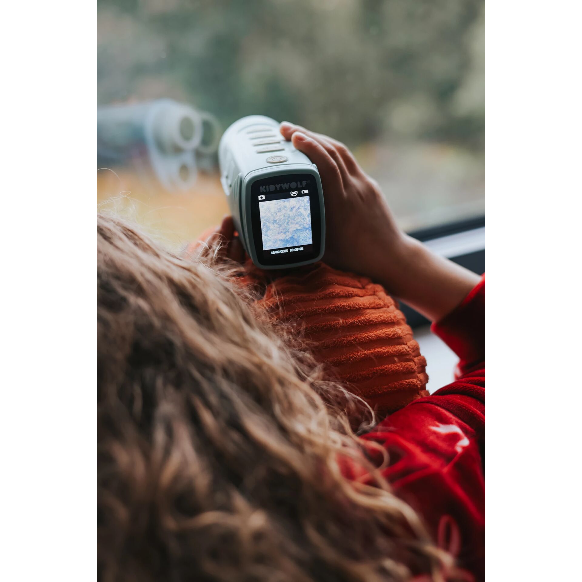 Kindle, Kinderkamera, Thermo-Weste, orangenes Oberteil, Sichtfenster