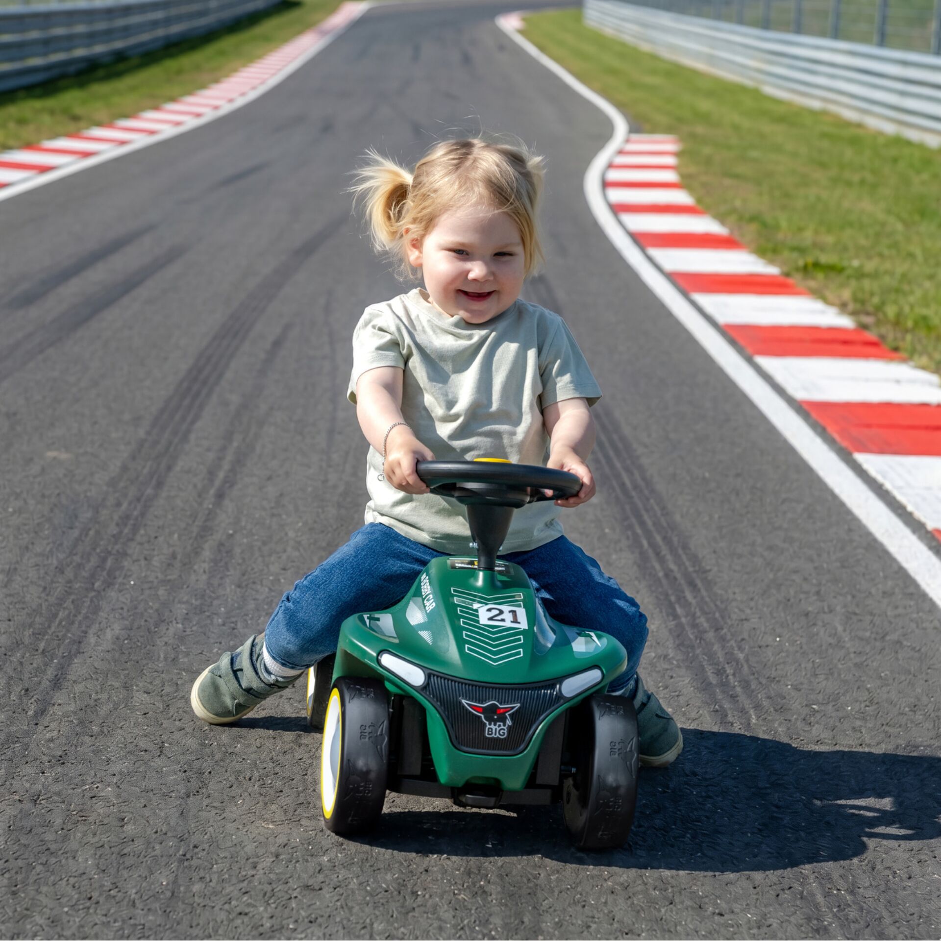 Kinderauto, Gokart, grün, Rennwagen, Hochstitz Kinderfahrzeug