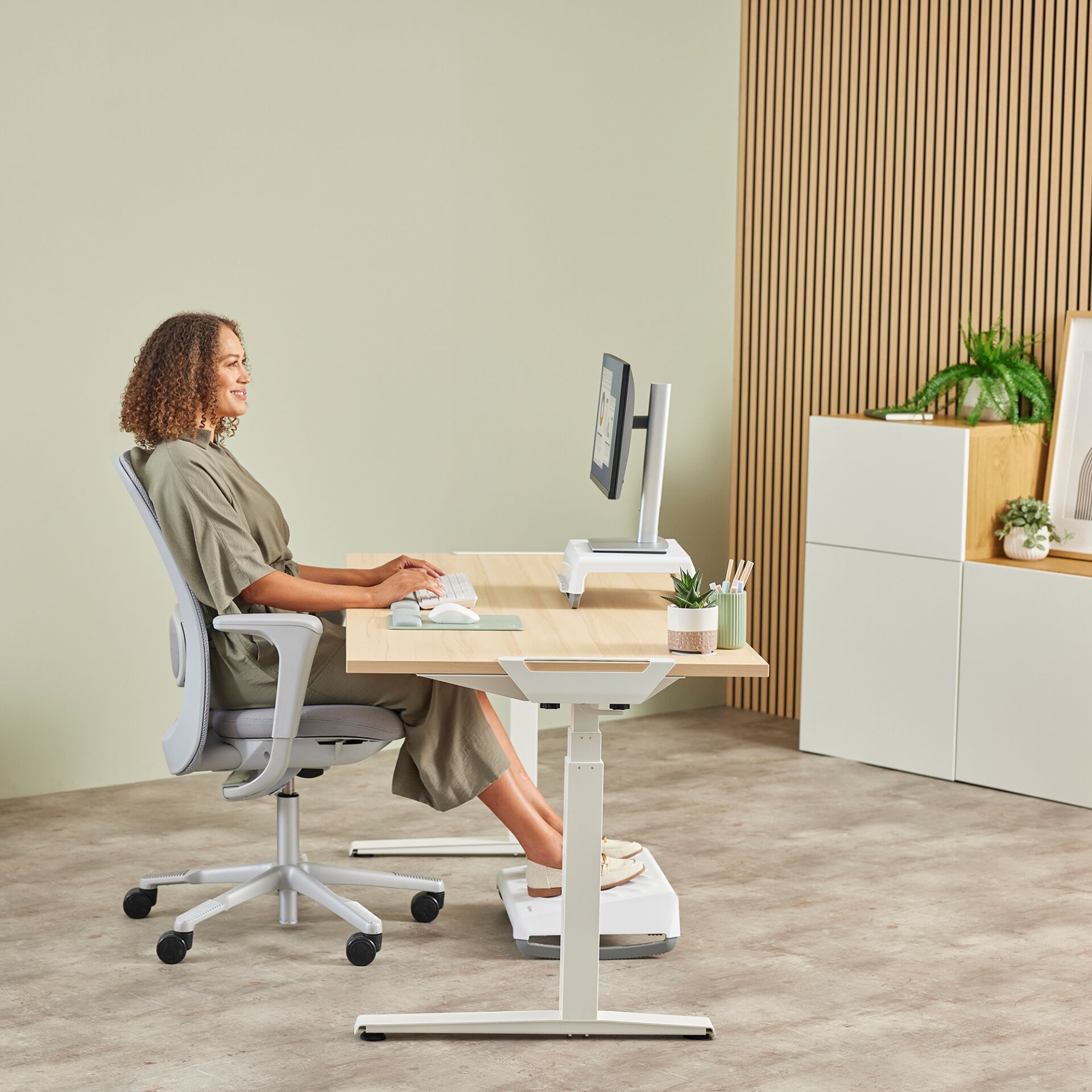 Moebel, Tabelle, Schreibtisch, Stuhl, Person