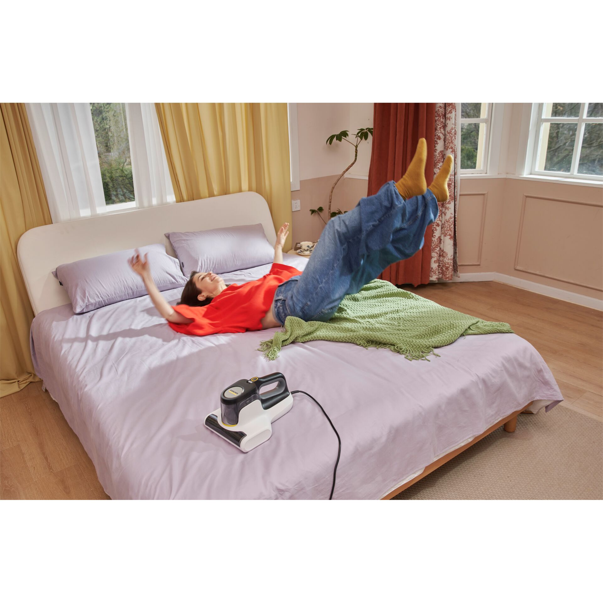 Innenarchitektur, Decke, Mobiliar, Person, Socke