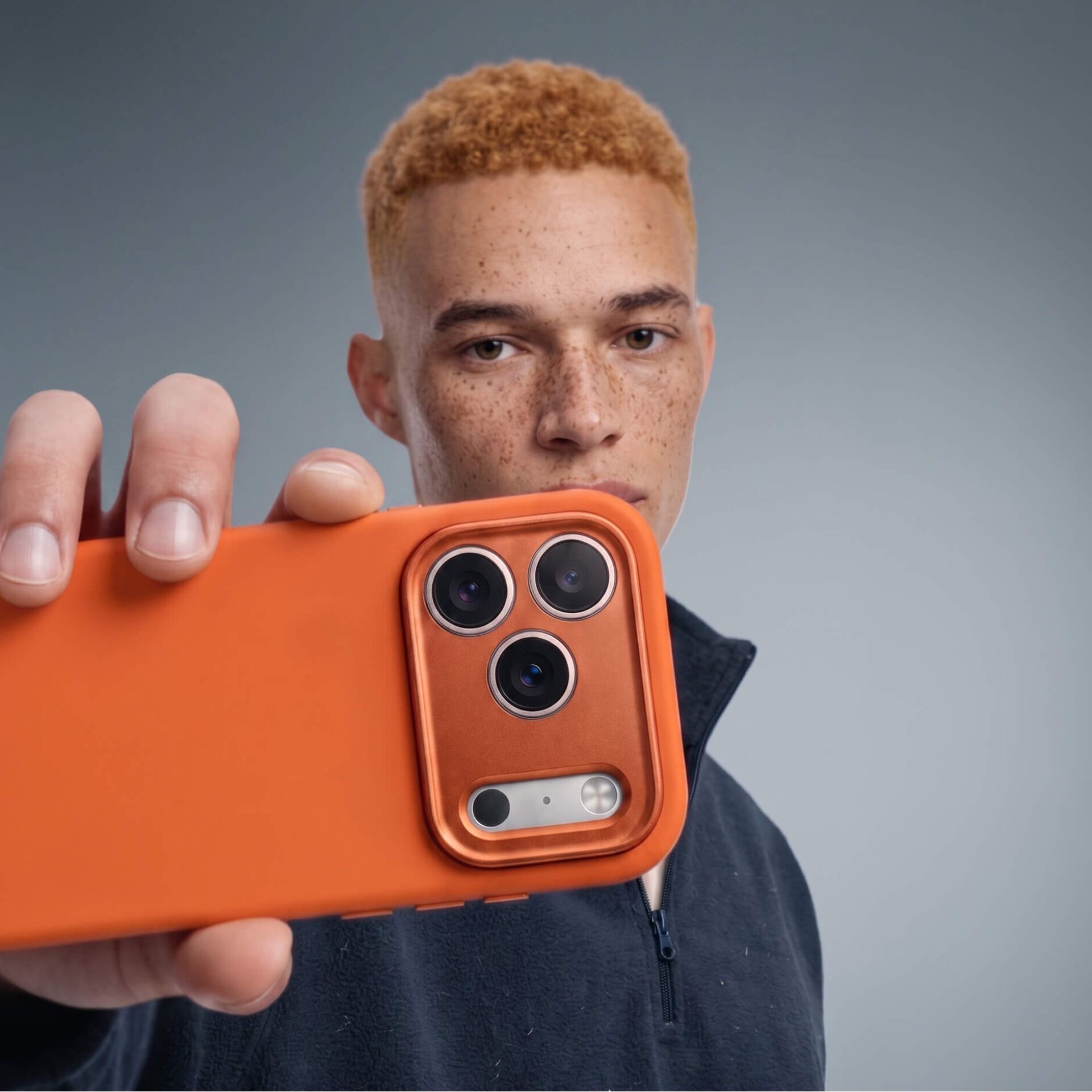 smartphone, orange case, three camera, handy mit hülle, casettezubehör