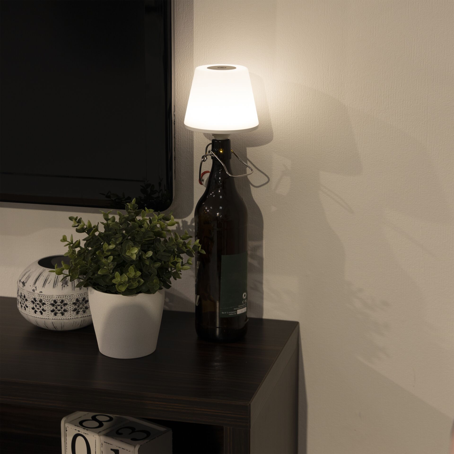 Lampe, Pflanze, Pflanze im Topf, Blume, Blumen-Arrangement