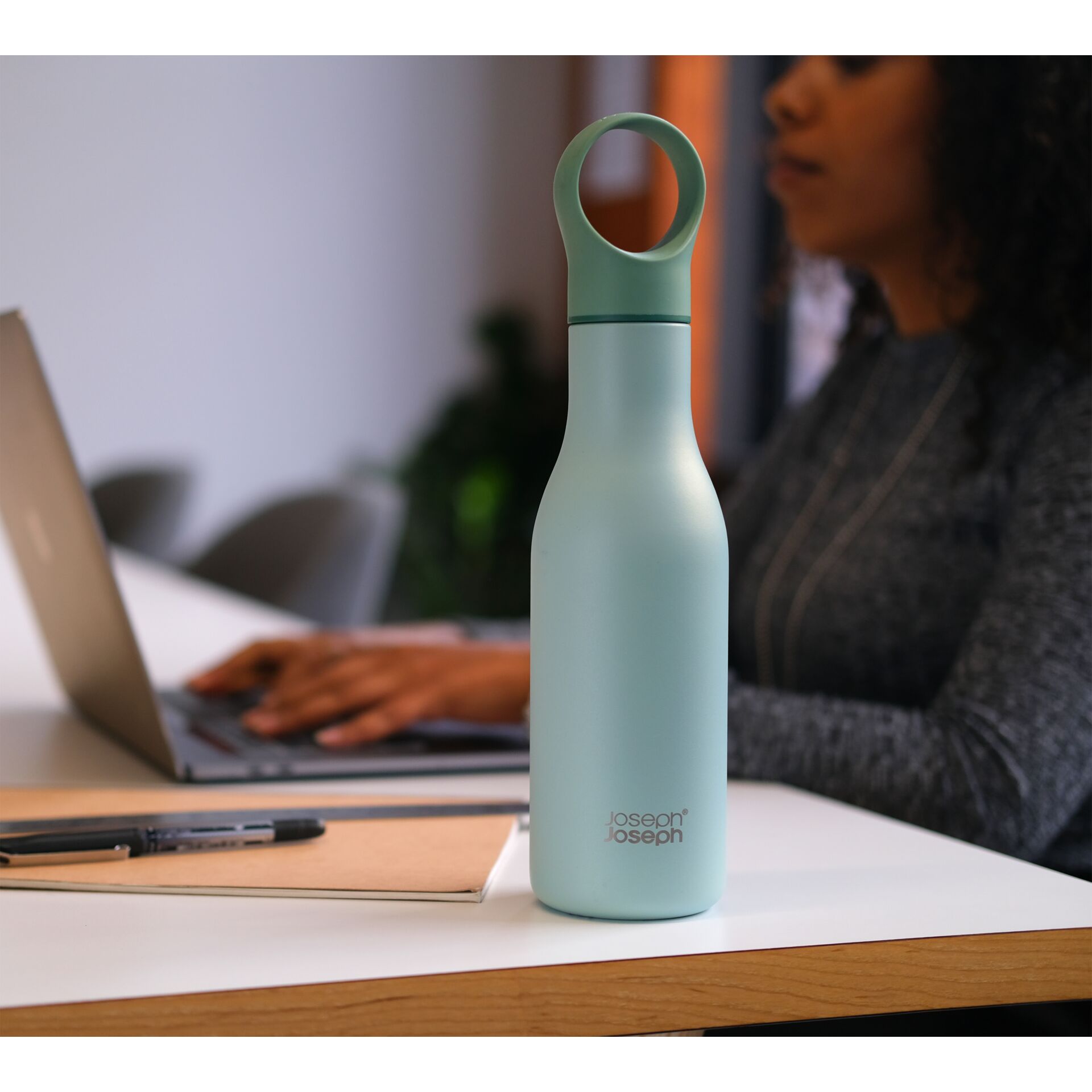 Flasche, Laptop, Erwachsener, Person, Frau