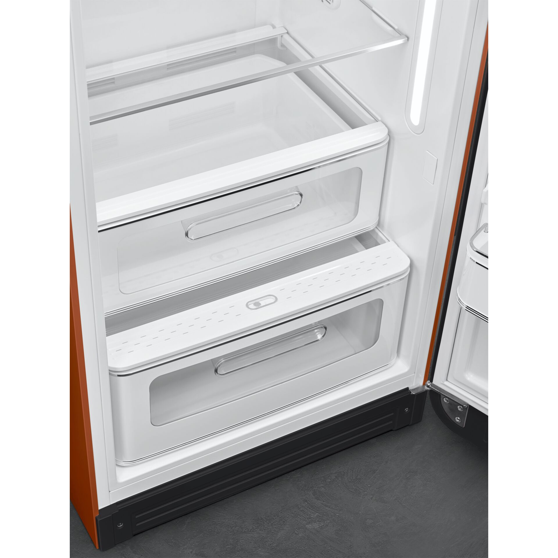 Drinnen, Innenarchitektur, Küche, Fußboden, Bodenbeläge, Gerät, Elektrisches Gerät, Kühlschrank, Gerät, Elektrisches Gerät, Kühlschrank, Gerät, Elektrisches Gerät, Kühlschrank, Gerät, Elektrisches Gerät, Kühlschrank, Gerät, Elektrisches Gerät, Kühlschrank