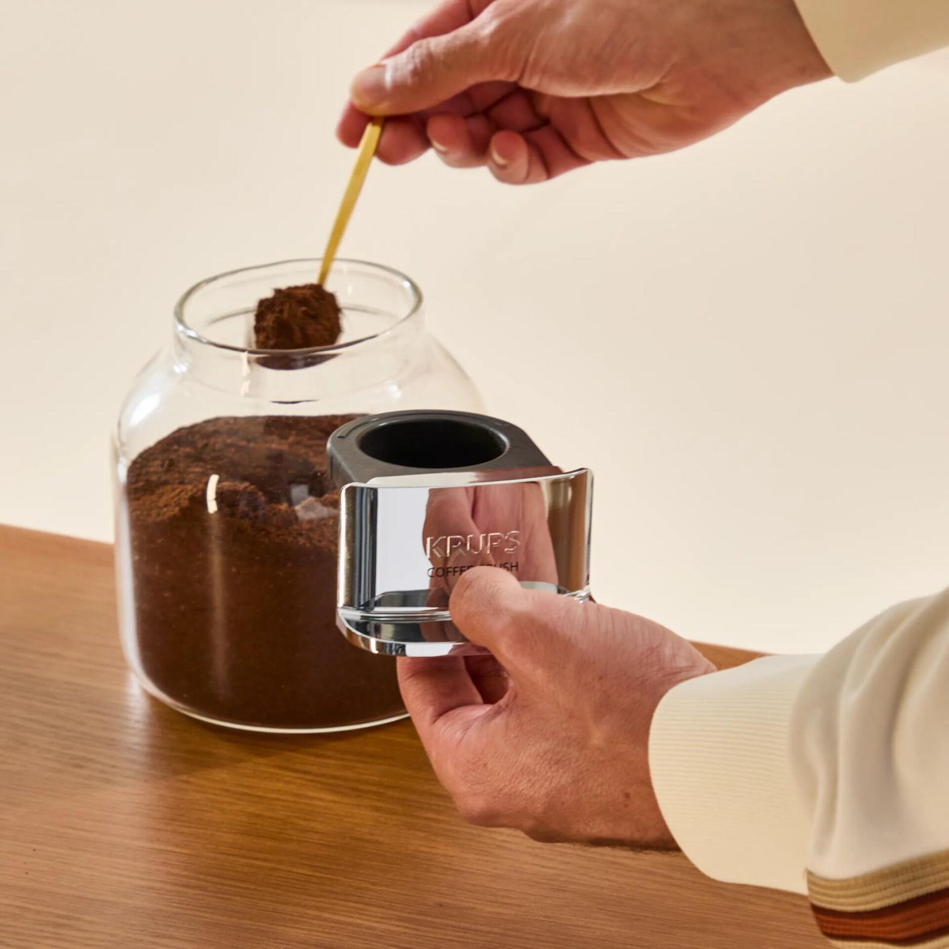 Kaffeemühle, Kaffeeportion, Glasbehälter, Messlöffel, -