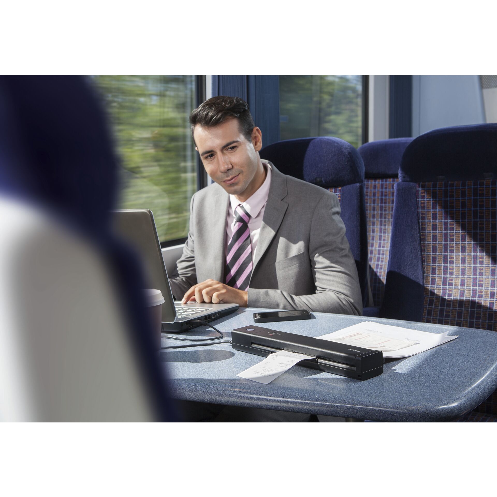 Krawatte, Person, Sitzen, Erwachsener, Mann