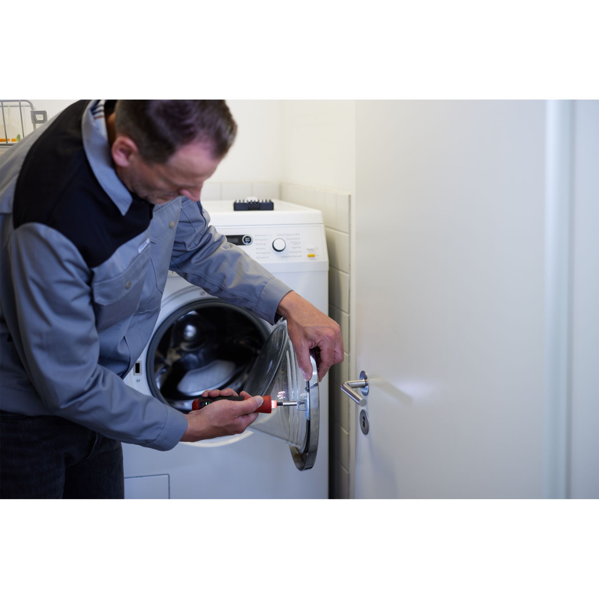 Erwachsener, Männlich, Mann, Person, Waschmaschine