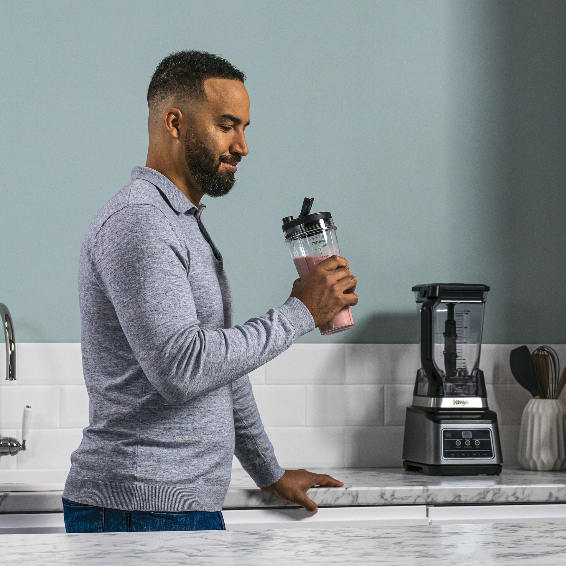 Zutaten mischen, Erwachsene, Männlich, Mann, Person