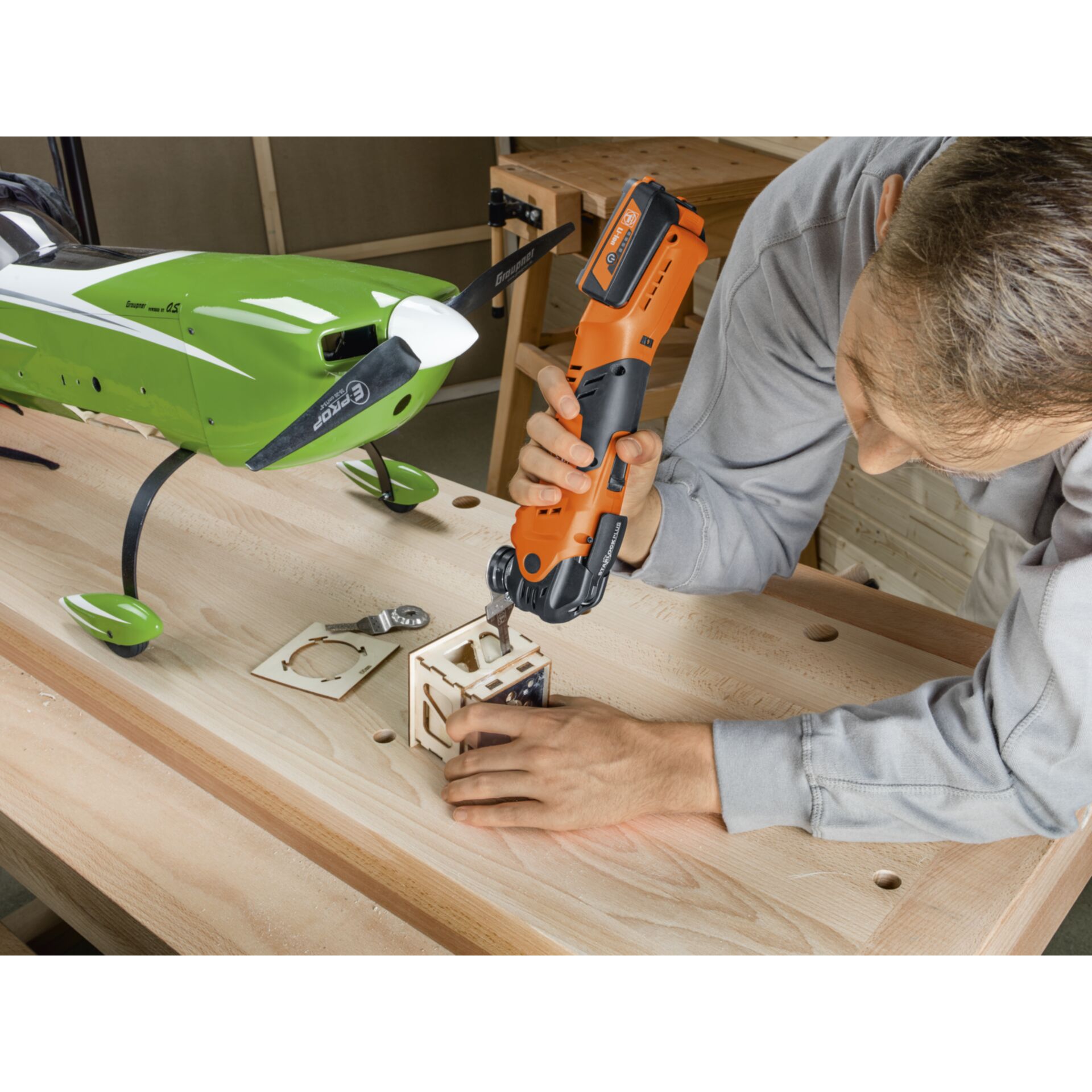 Elektrische Bohrmaschine, Werkzeug, Drinnen, Innenarchitektur, Holzbearbeitung