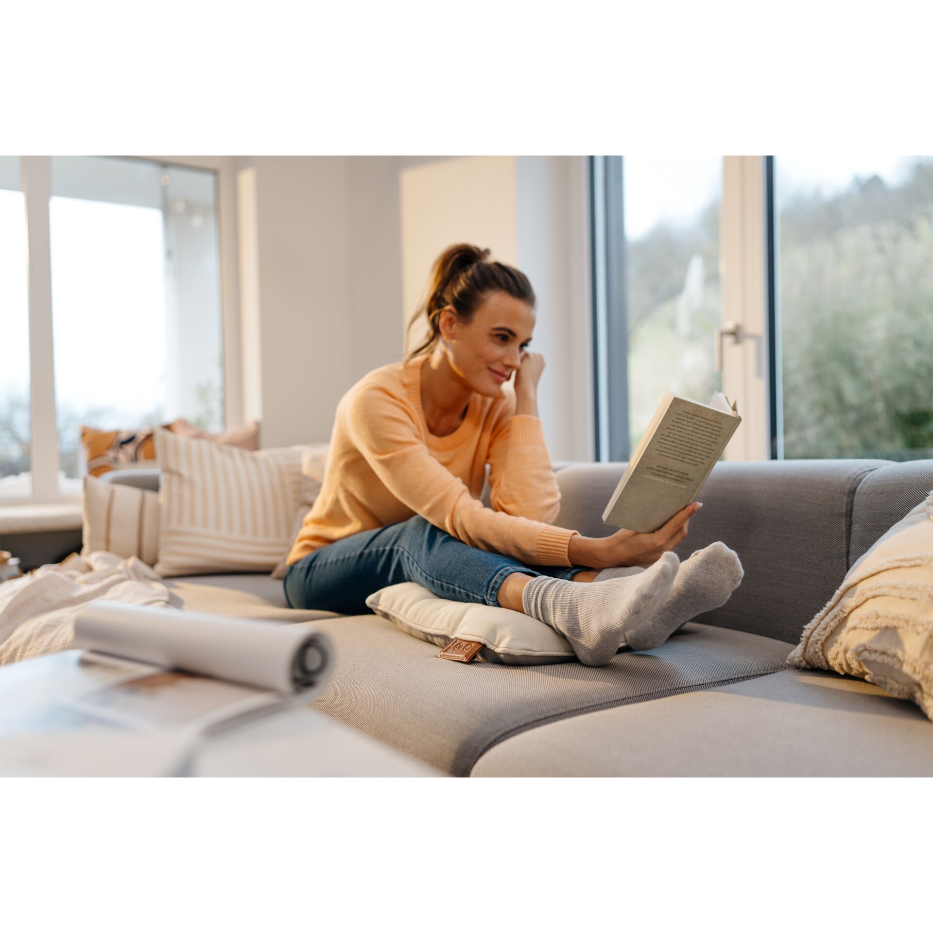 Person, Sitzen, Innenarchitektur, Erwachsene, Frau