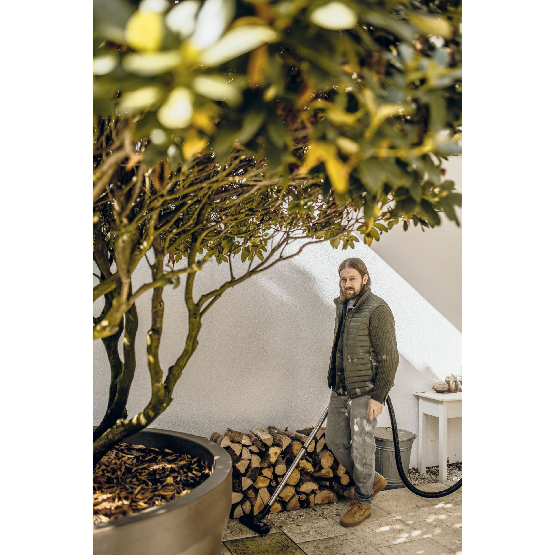 Innenarchitektur, Hosen, Erwachsener, Mann, Person