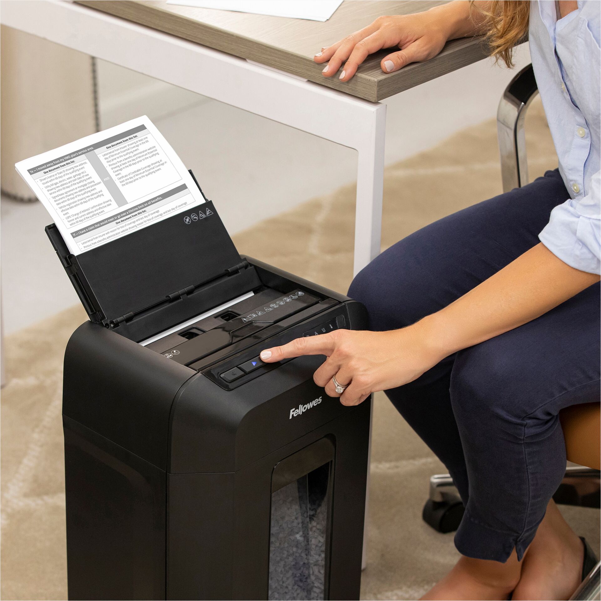 Computerausrüstung, Elektronik, Hardware, Mobiliar, Person