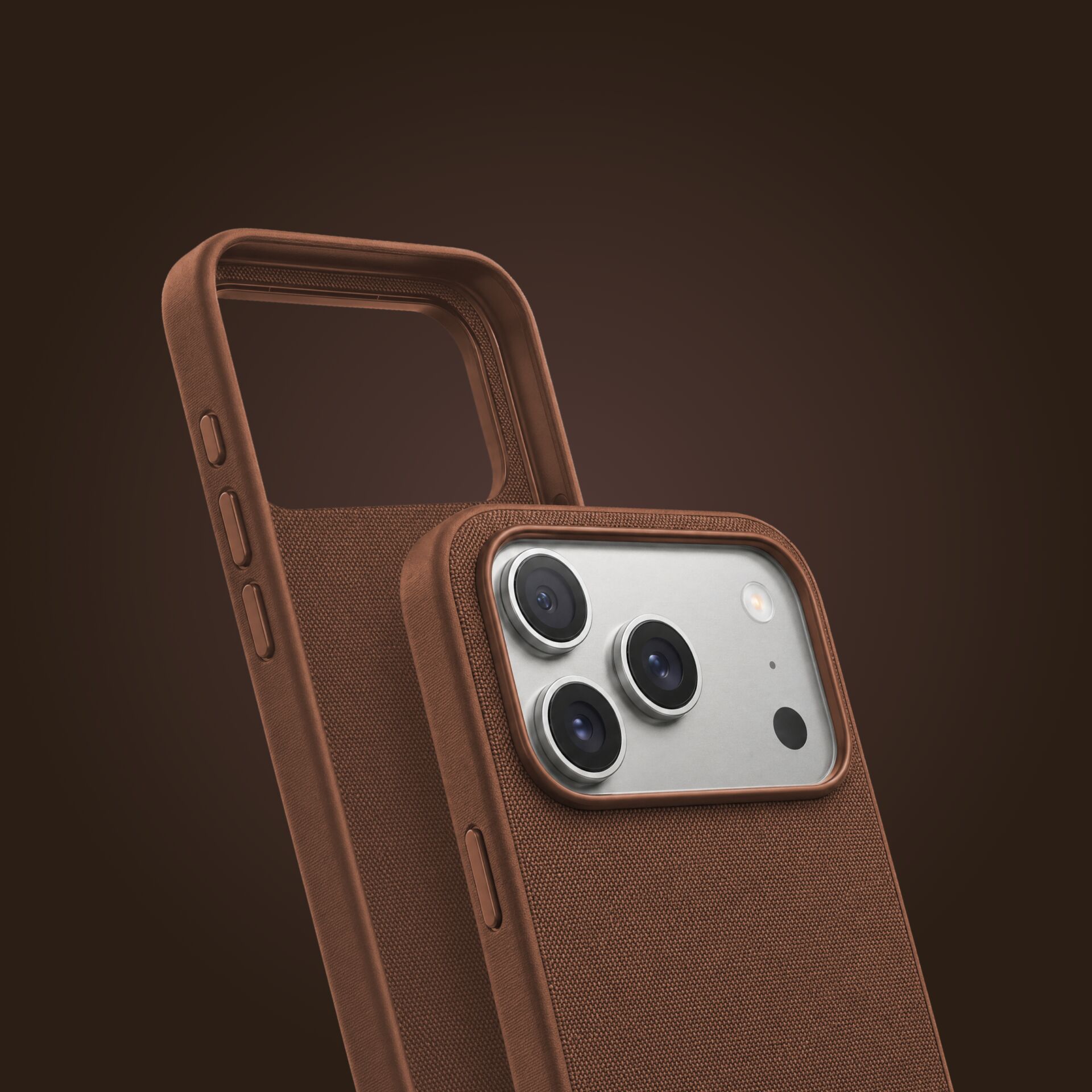 smartphone case, brauner case, Kameraloch, Triple-Kamera, Gewebe-Textur