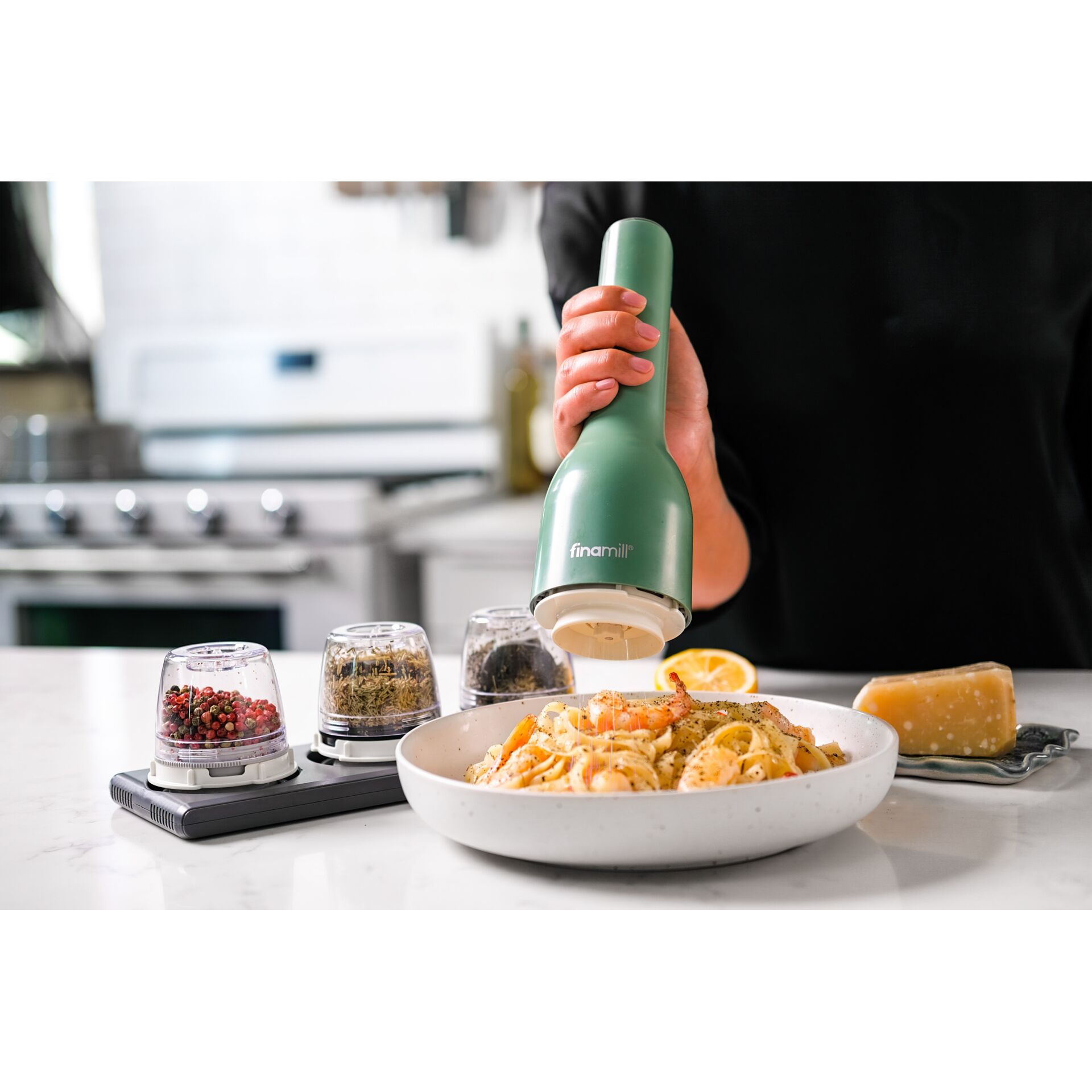 Essen, Präsentation des Essens, Kochen, Essen einschenken